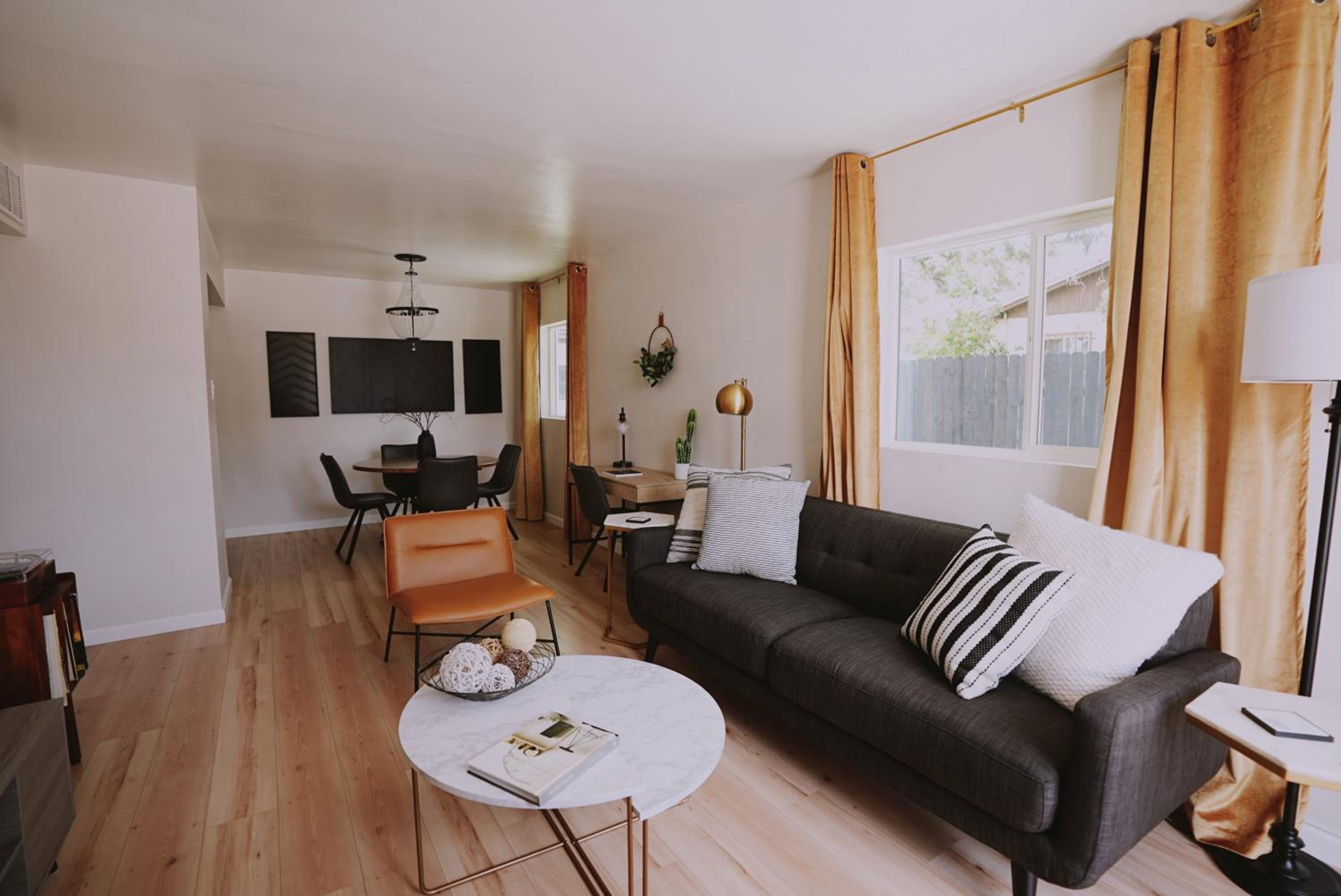 Three-Bedroom House photo 3