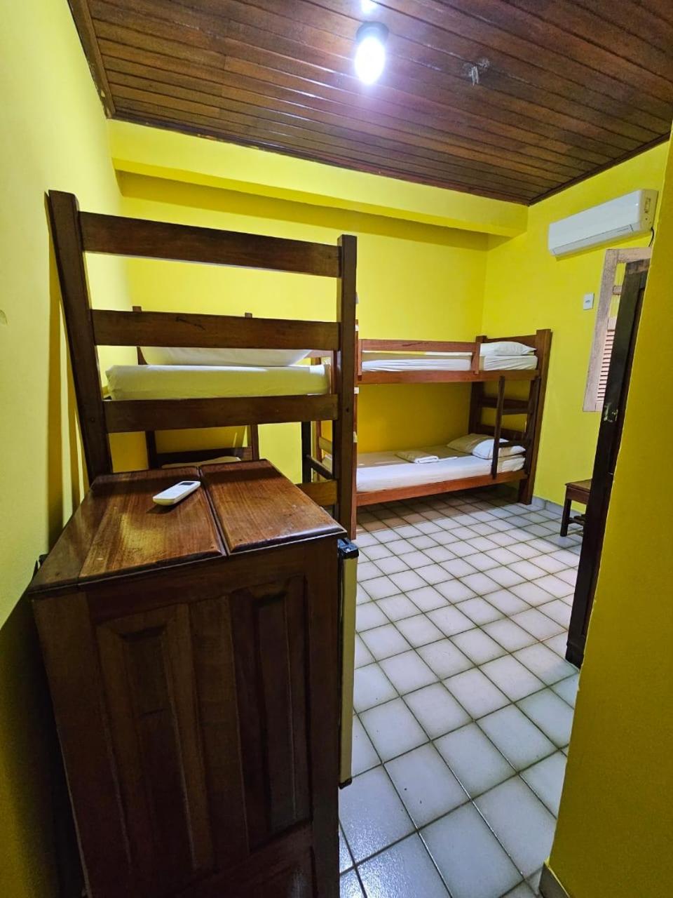 Quadruple Room with Bathroom - Photo 1