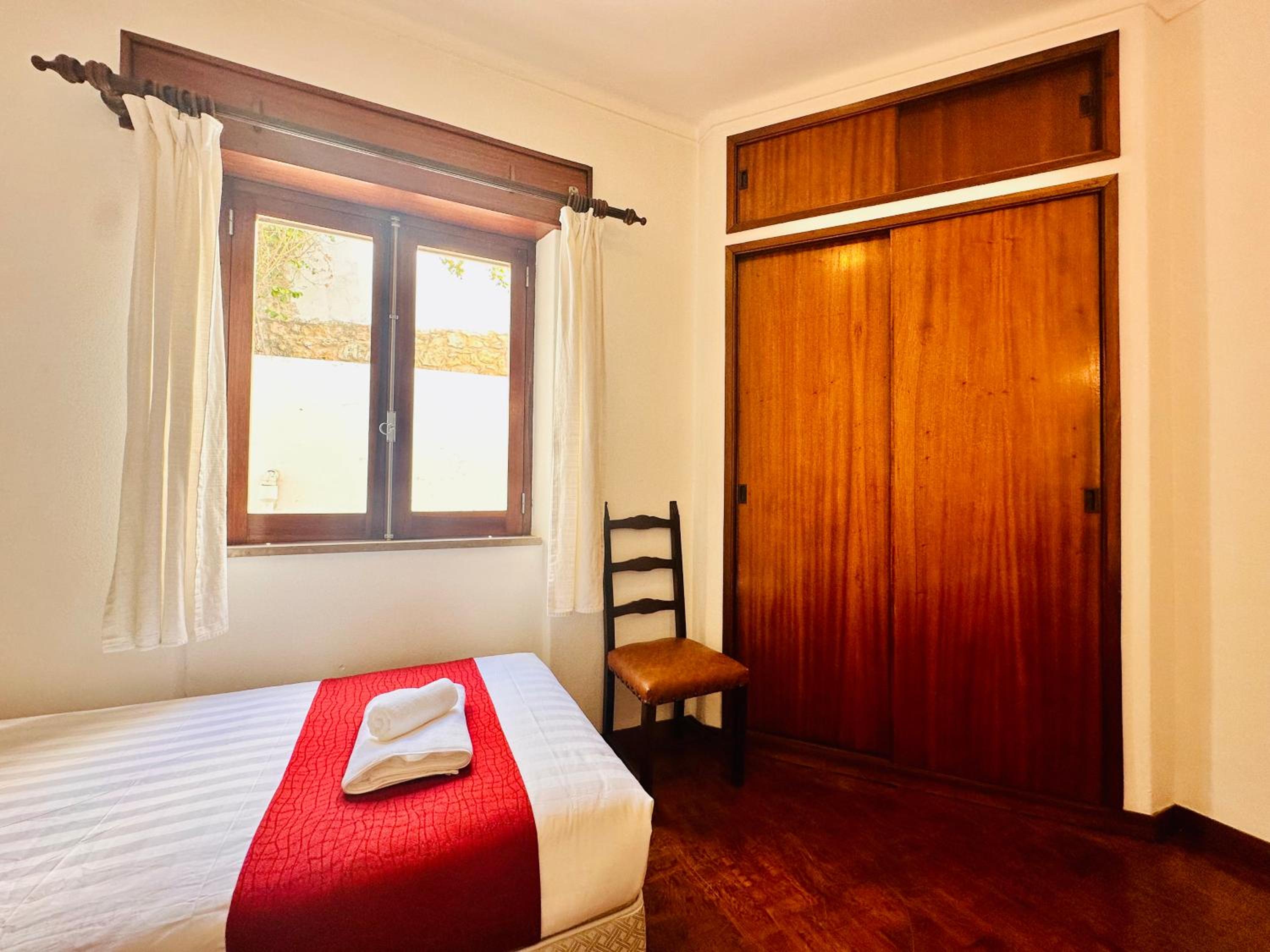 Double Room with Private Bathroom - Photo 6