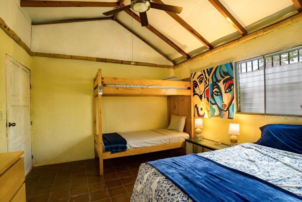 One-Bedroom House photo 1