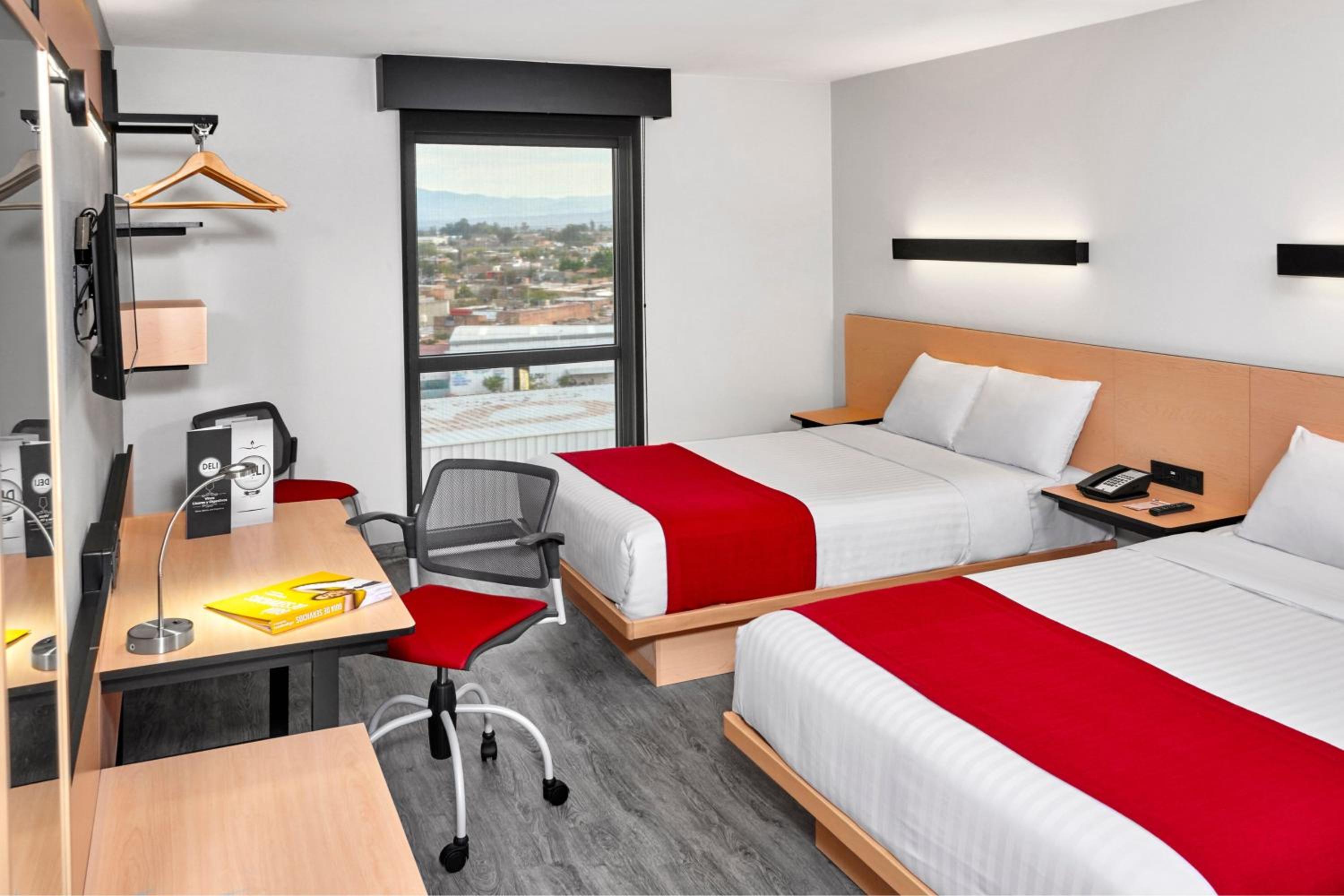 Double Room with Two Double Beds - Photo 4