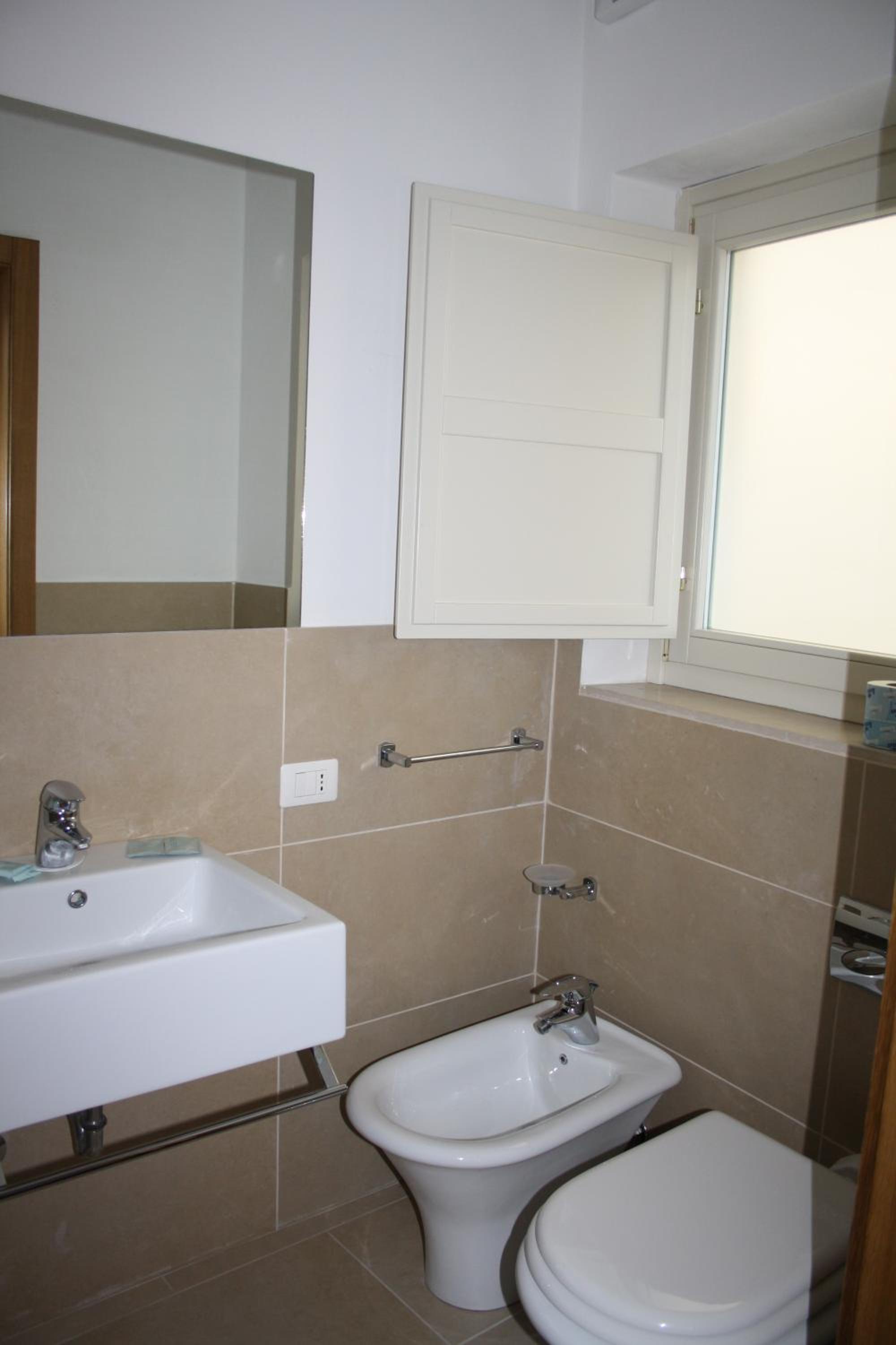 Triple Room - Photo 8