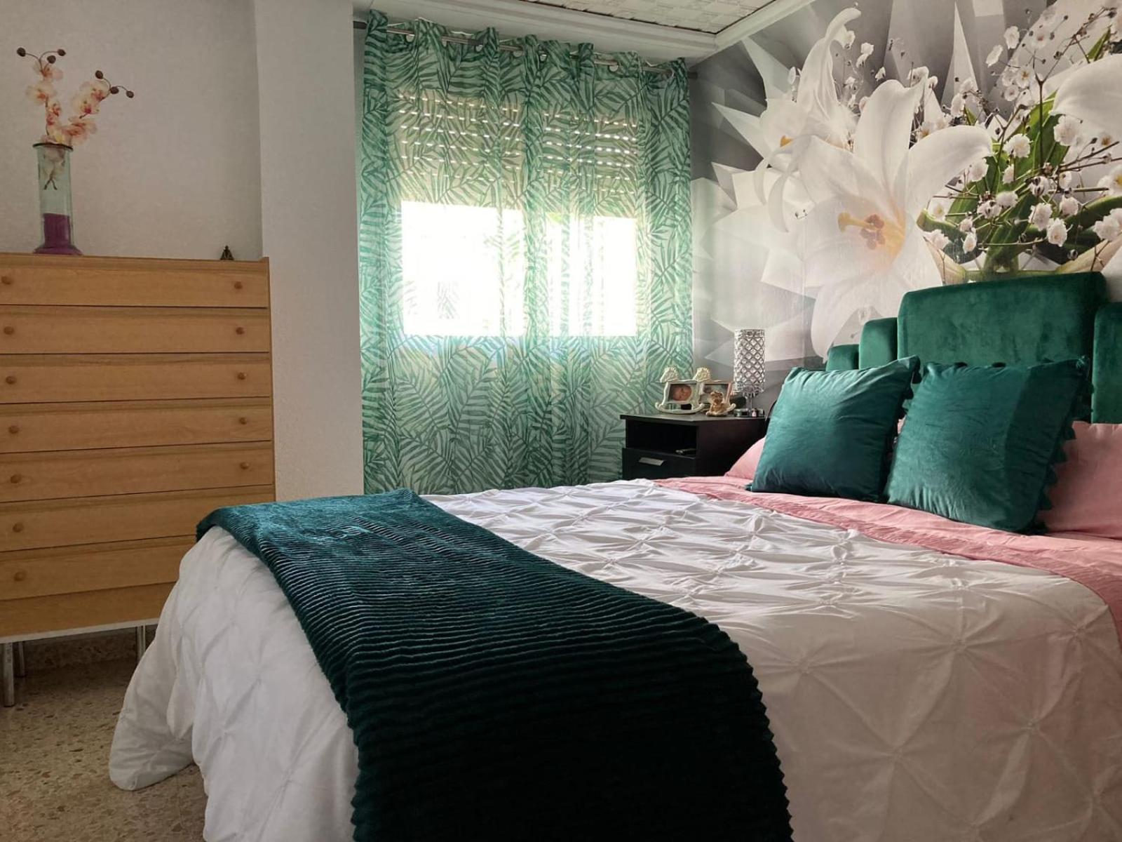 Apartamento de tres habitaciones con vista al mar