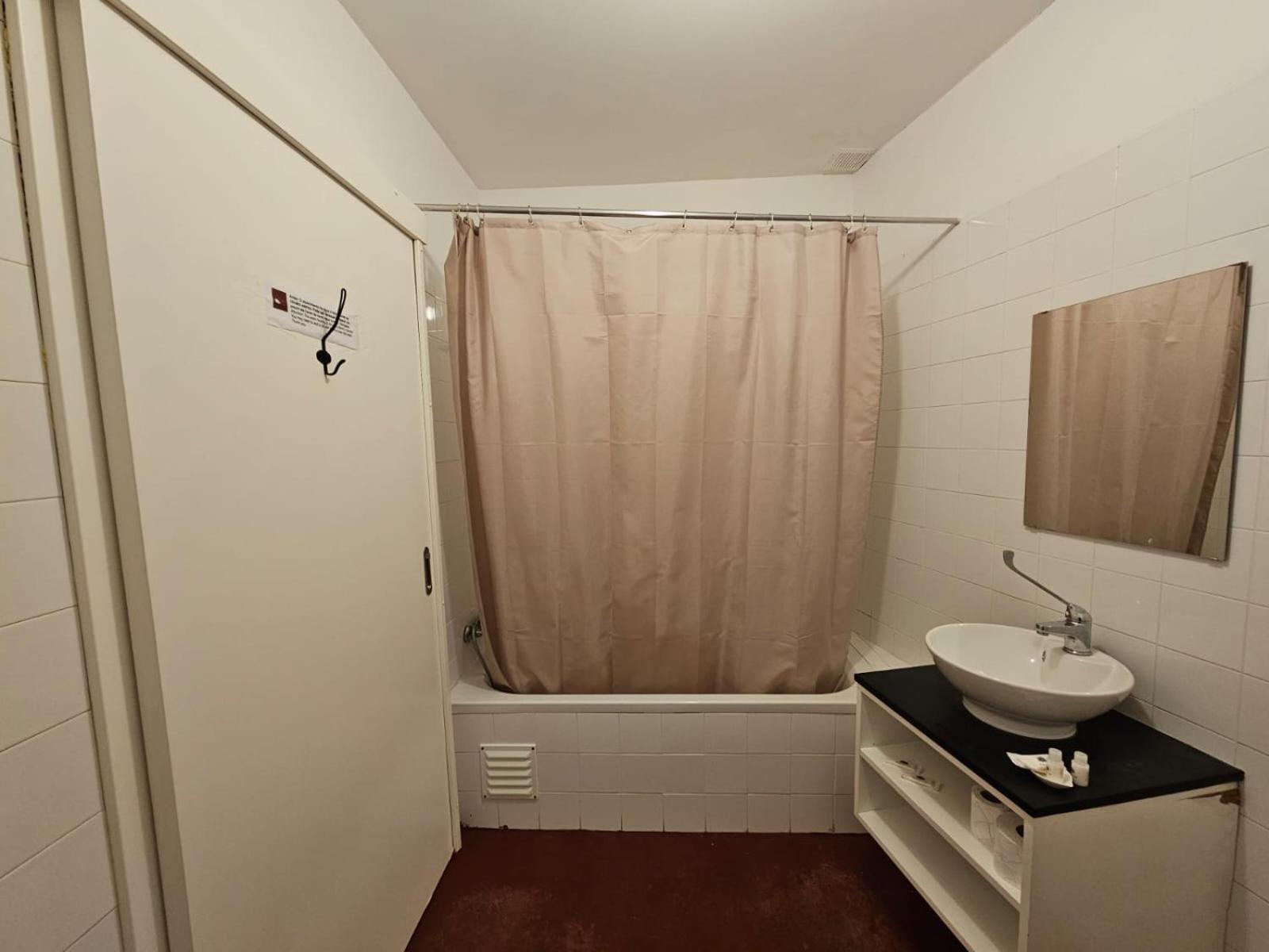 One-Bedroom House photo 3