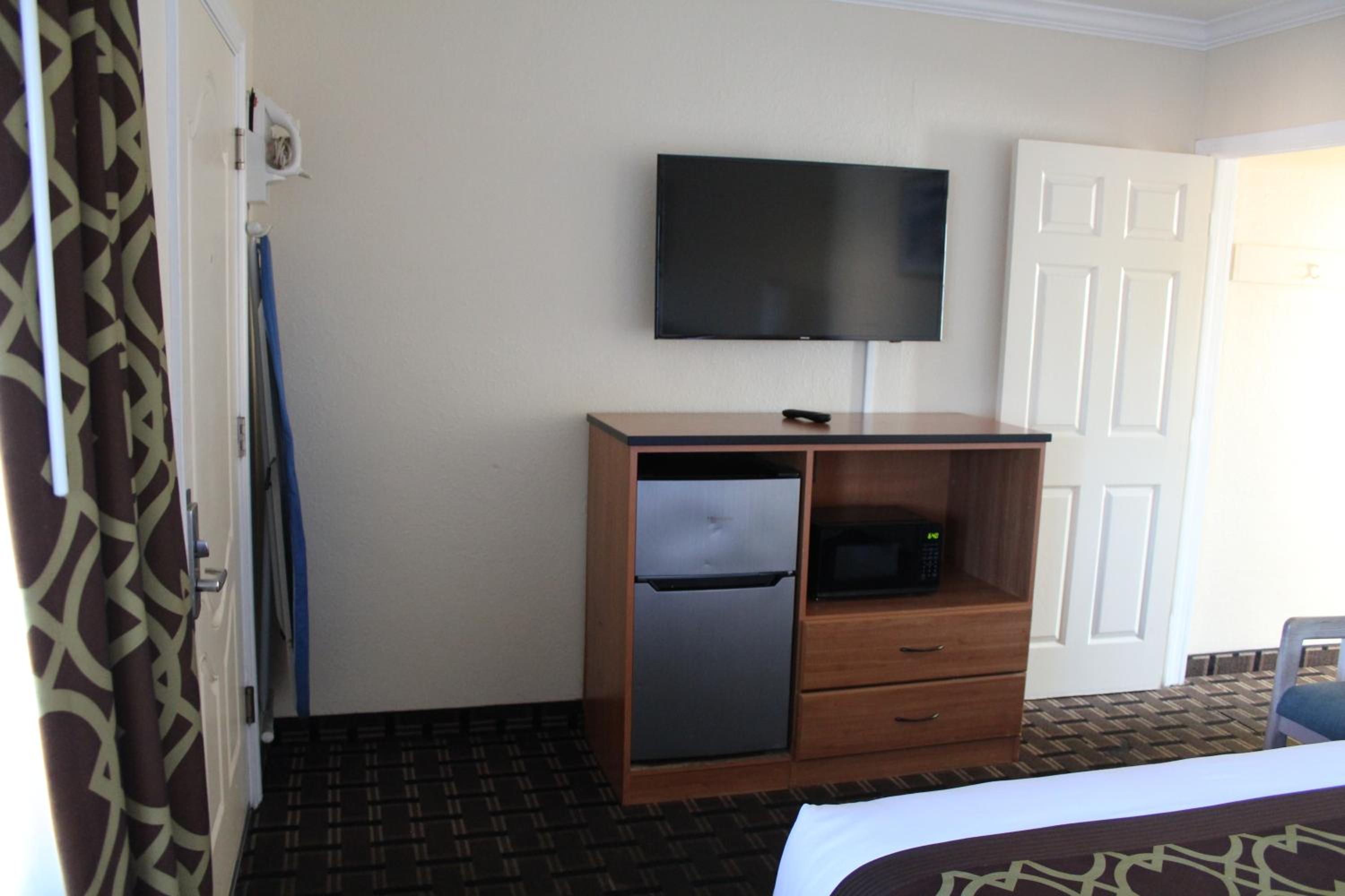 Deluxe Queen Suite - 2 Queen Beds - Non Smoking photo 3