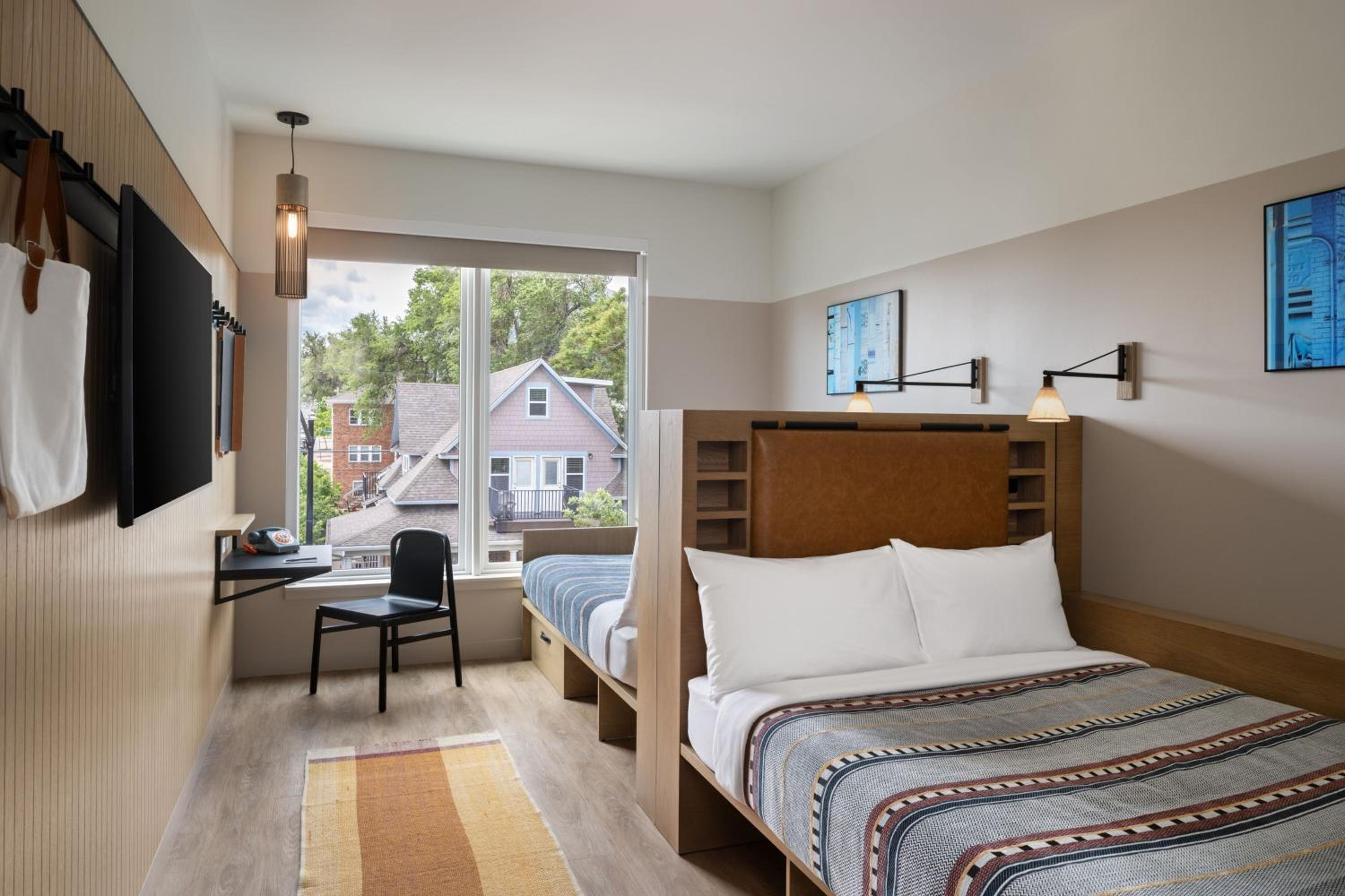 Moxy Queen Room with Two Queen Beds