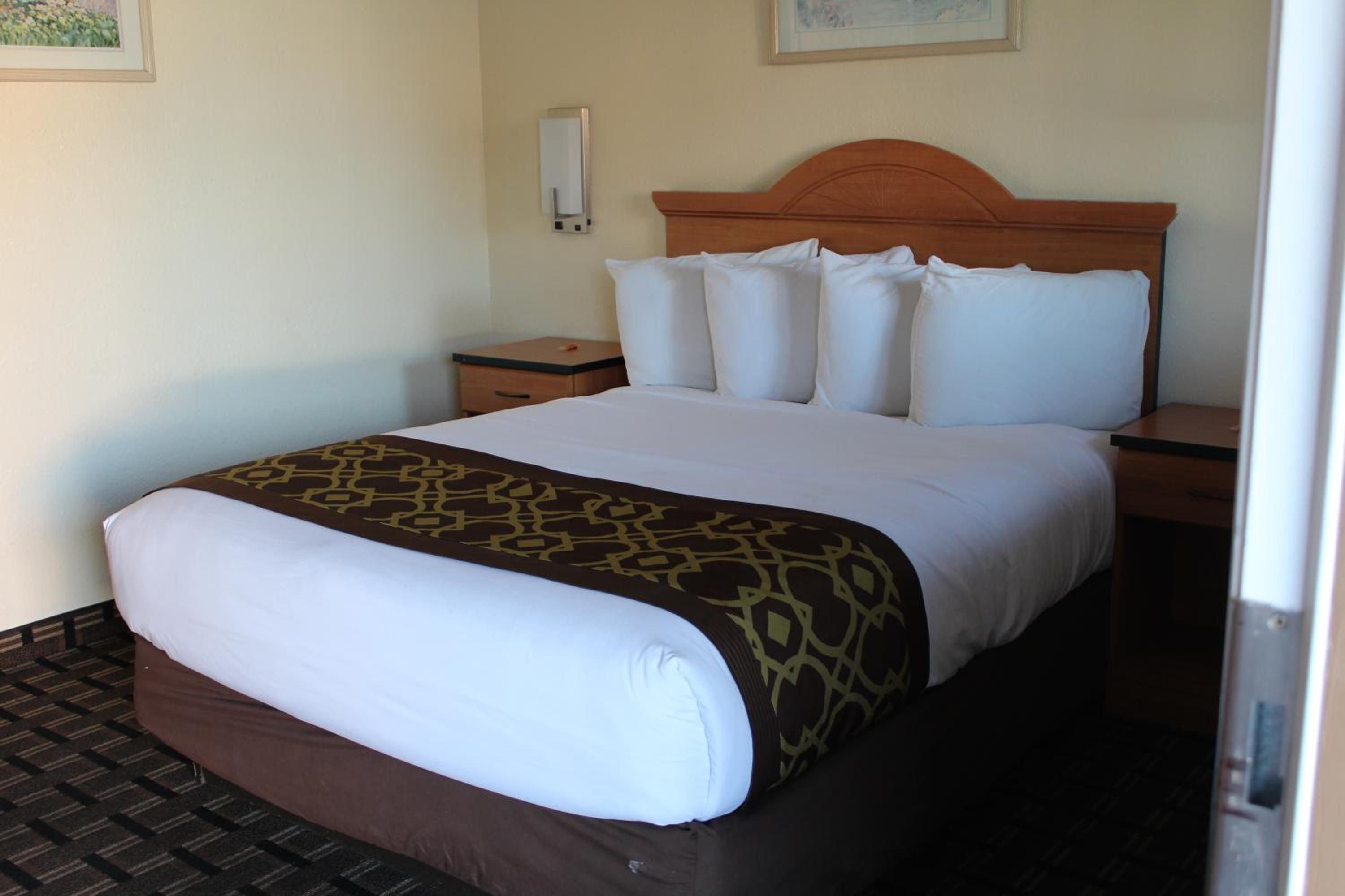 Deluxe Queen Suite - 2 Queen Beds - Non Smoking photo 1