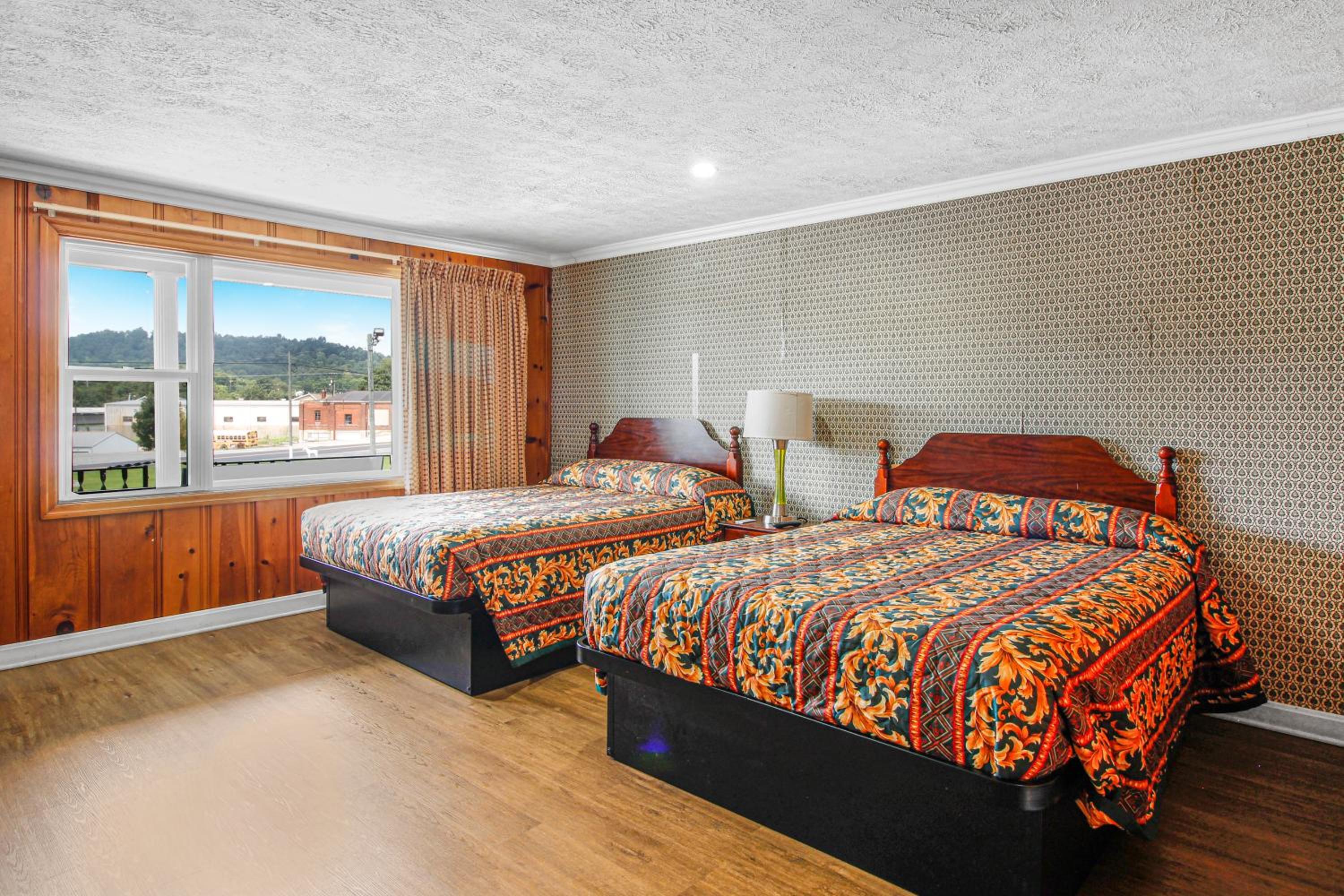 Room with Two Double Beds - Smoking