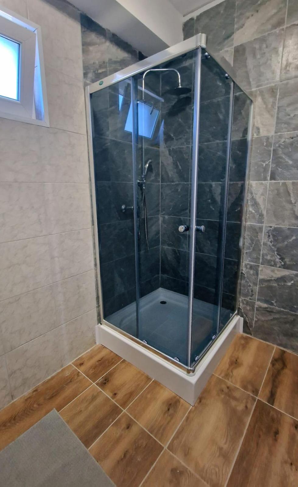 Two-Bedroom Deluxe Apartment - Photo 8