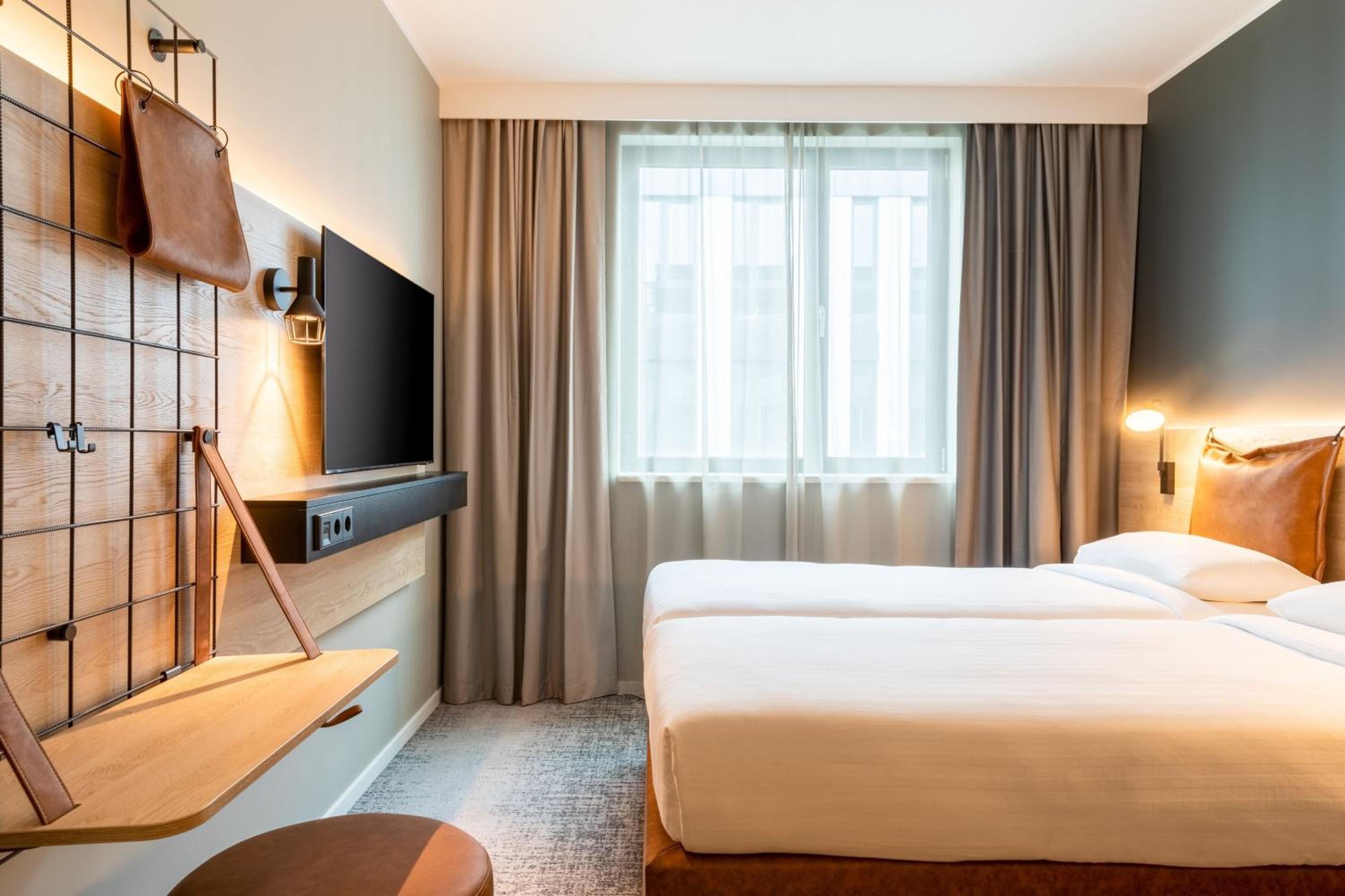 Moxy Twin Room