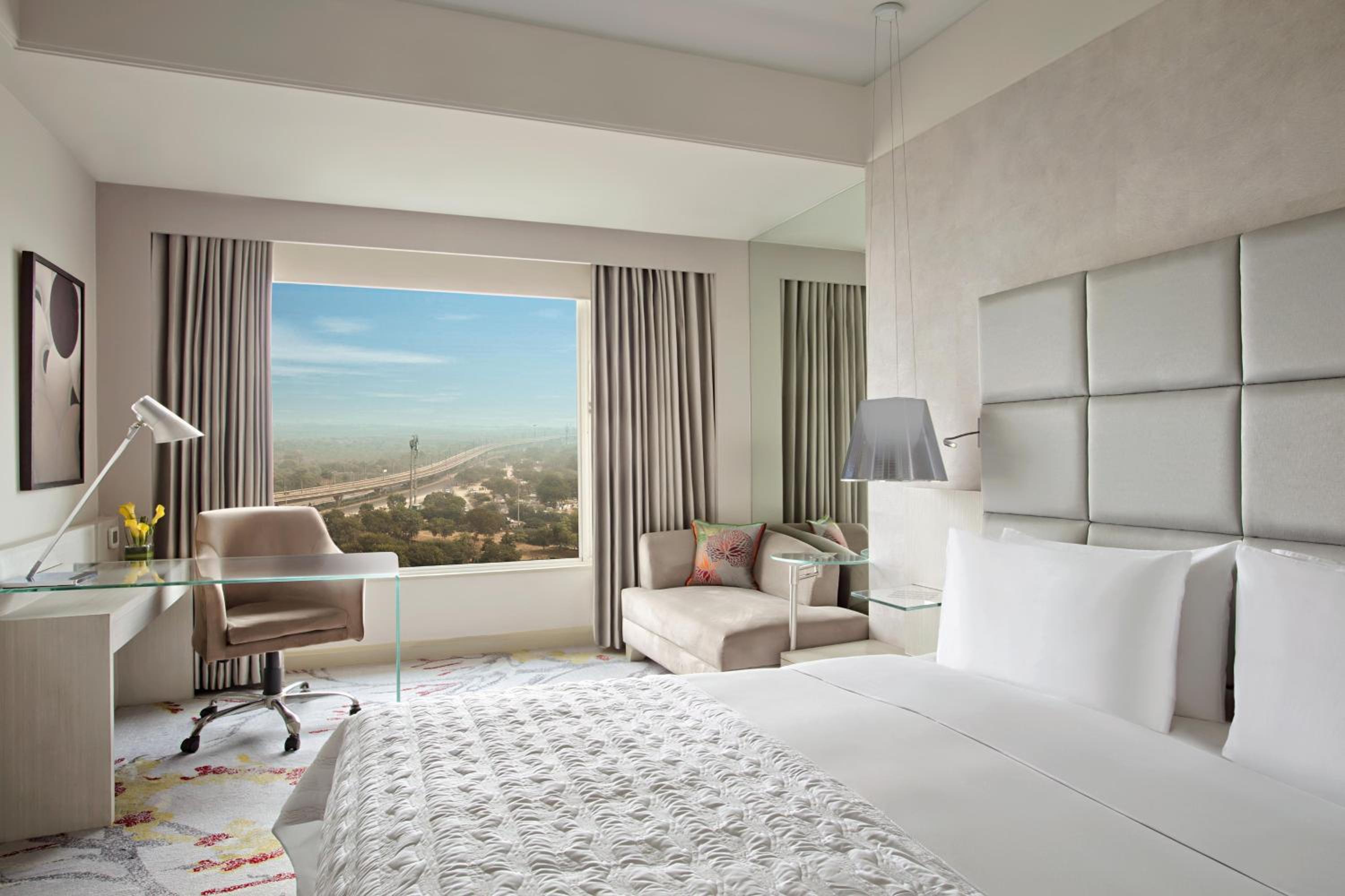 King Room with Aravalli View - Photo 5