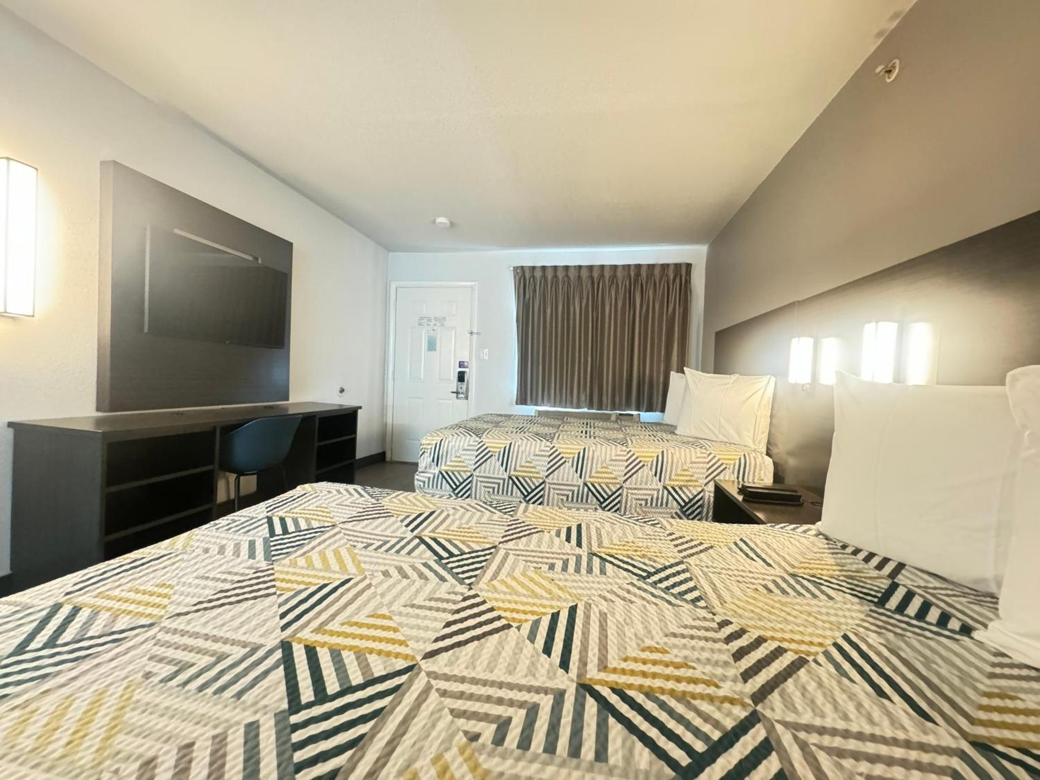 Double Room with Two Double Beds Non Smoking - Photo 2
