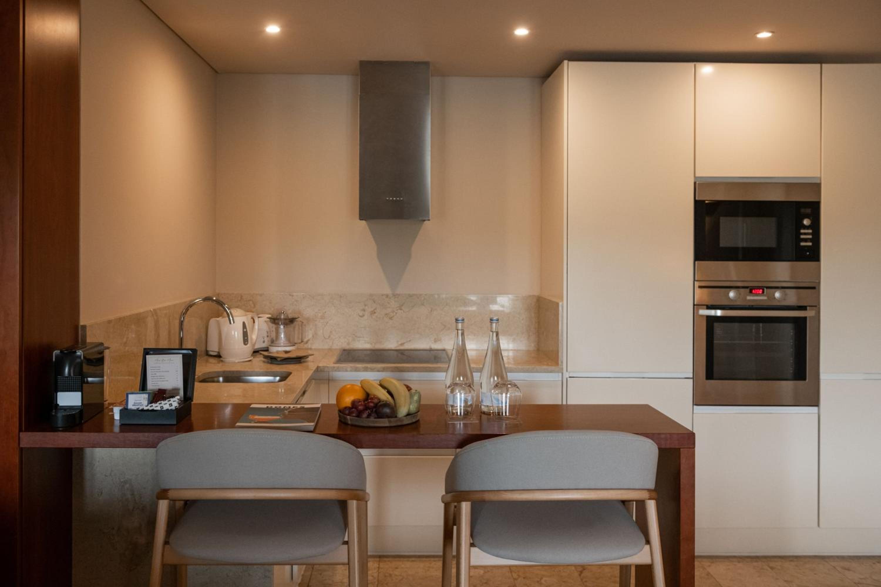 Elite Sapphire One Bedroom Residence - Photo 8