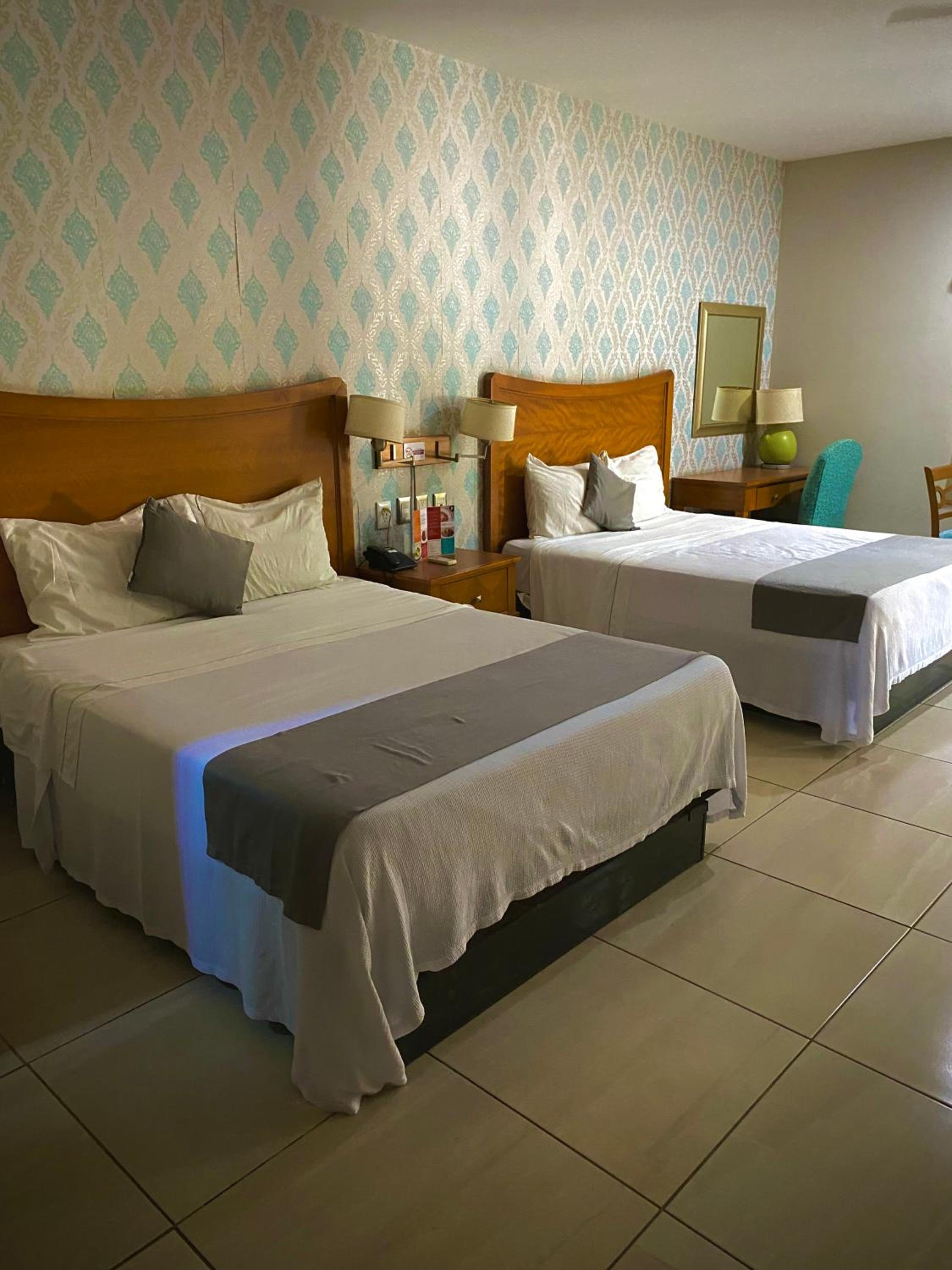 Deluxe Twin Room photo 2