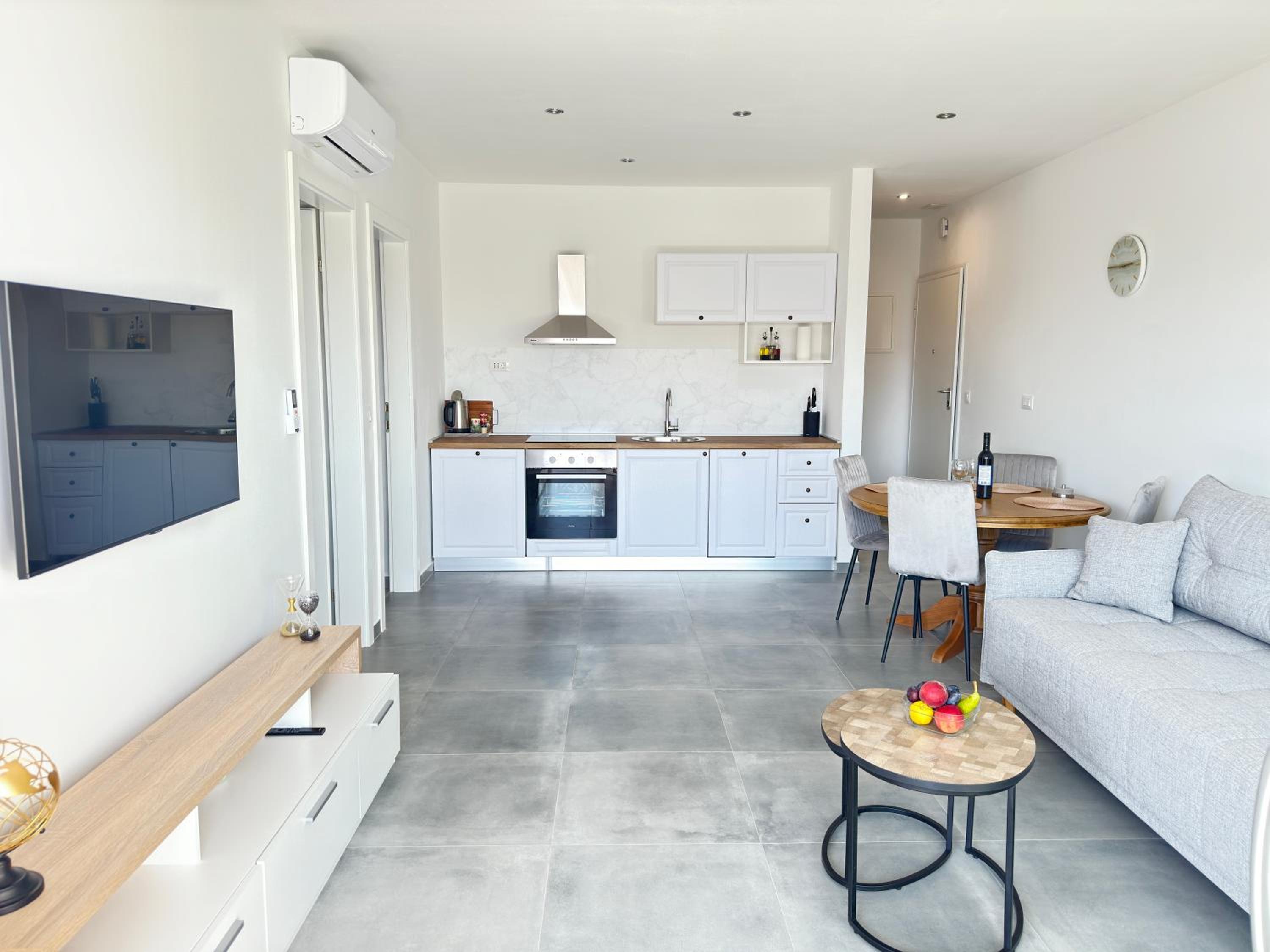 Two-Bedroom Deluxe Apartment with Ocean View