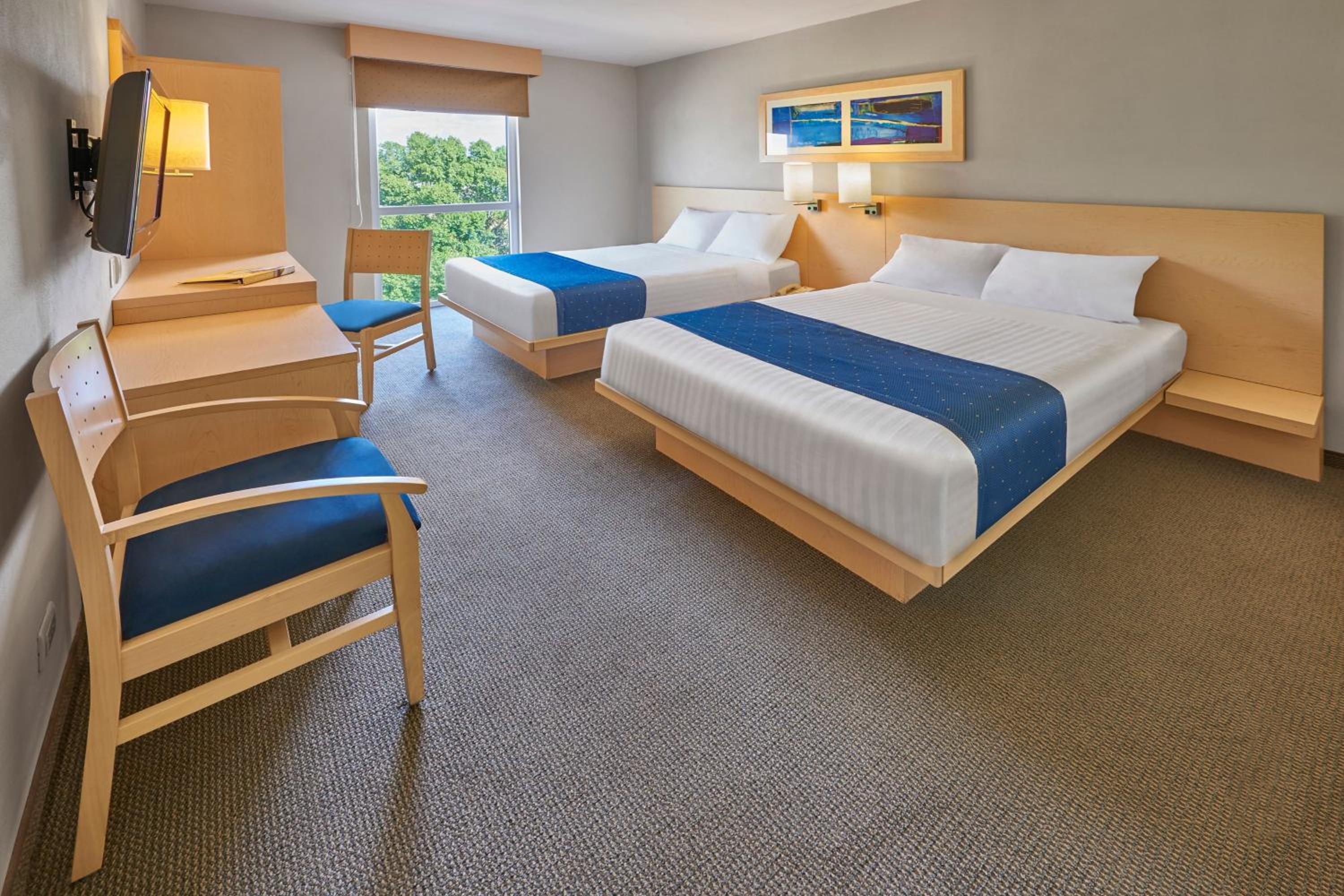 Double Room with Two Double Beds - Photo 5