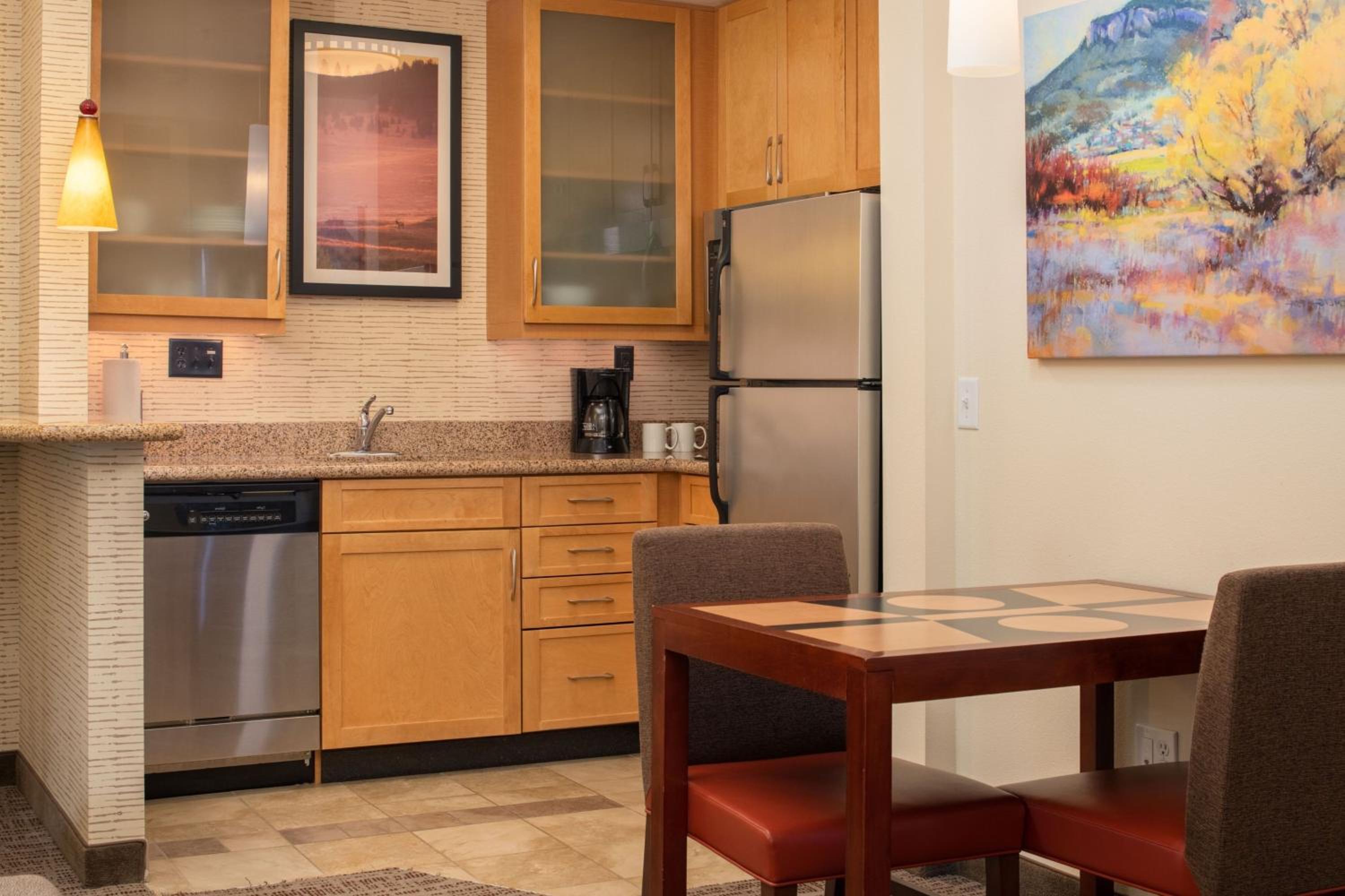 One-Bedroom King Suite - Photo 2
