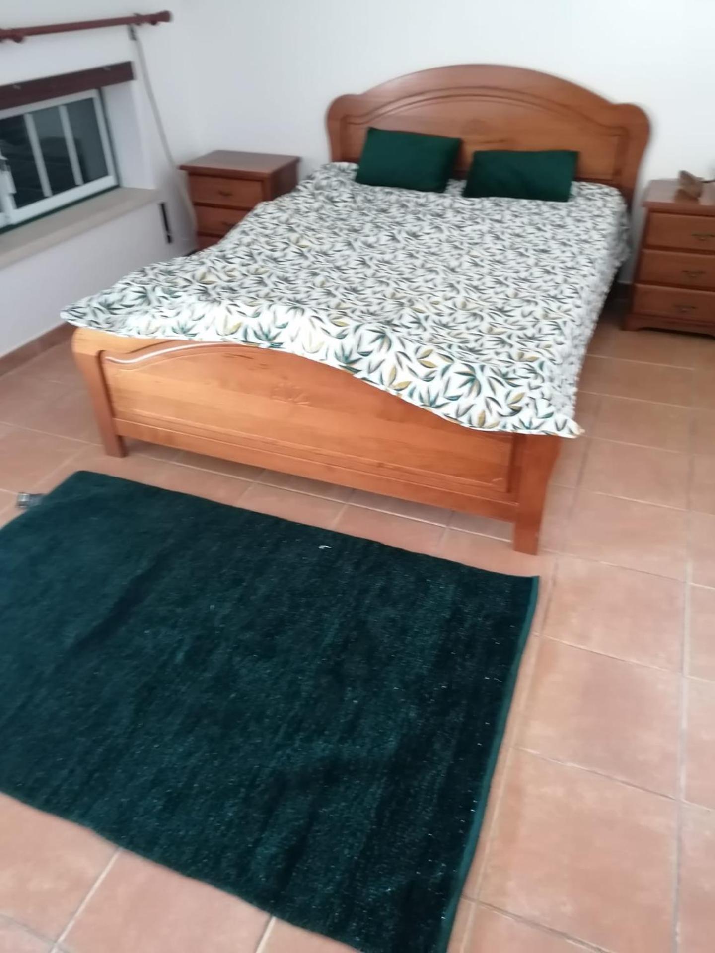 Five-Bedroom House photo 1