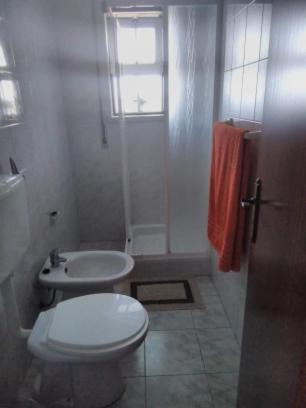 Five-Bedroom House photo 3
