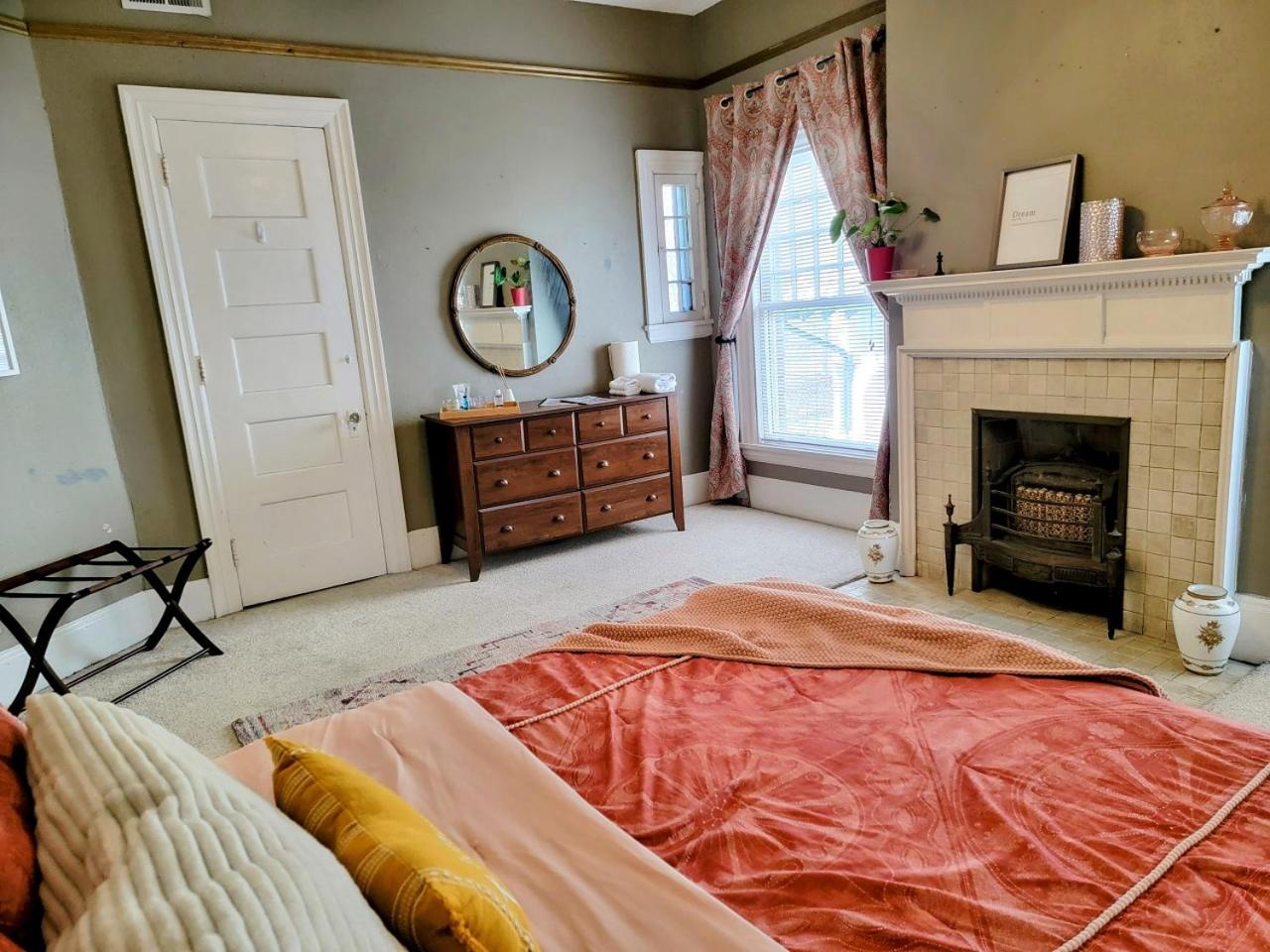 Queen Room with Shared Bathroom