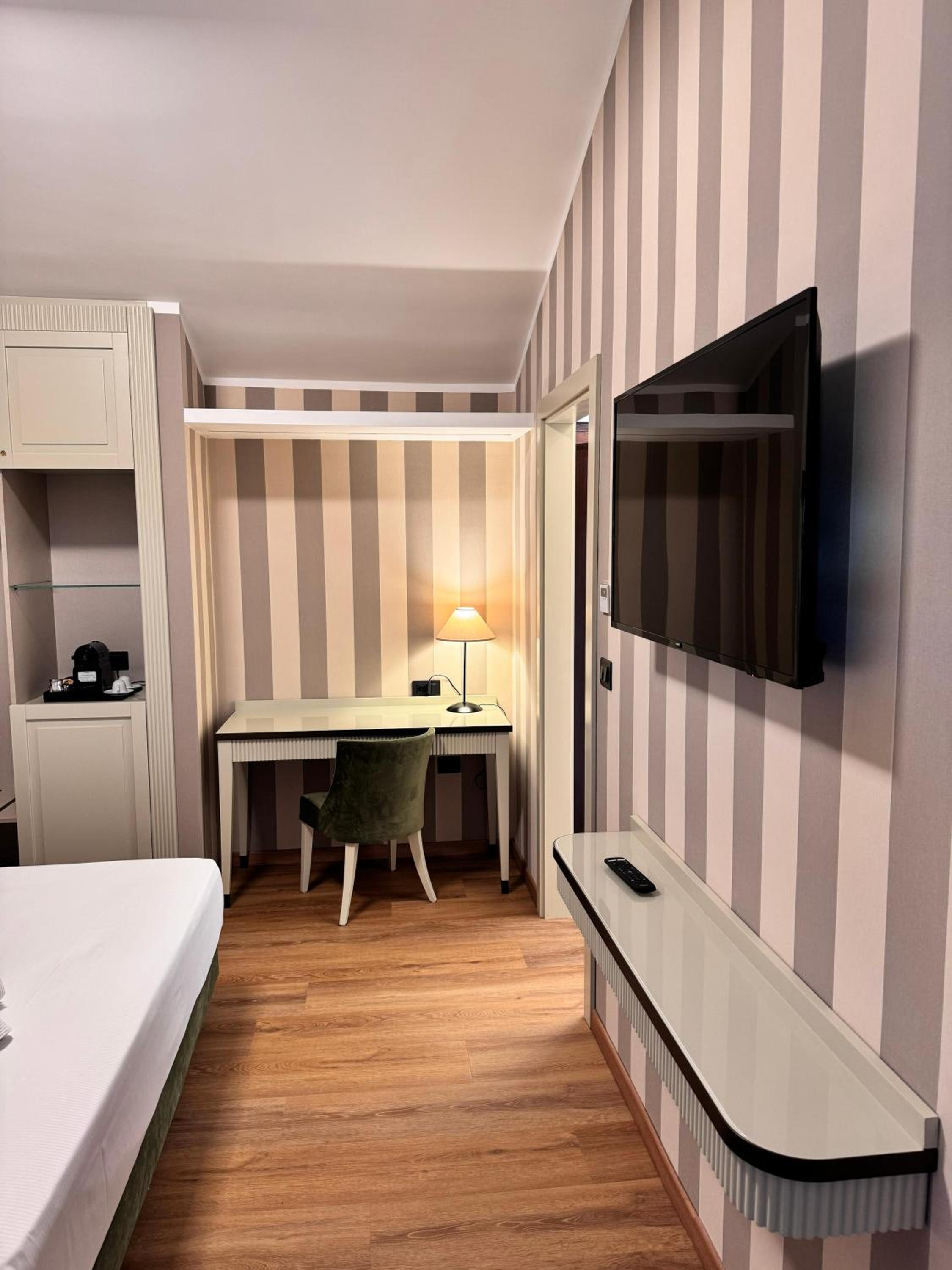 Superior Double Room - Photo 3