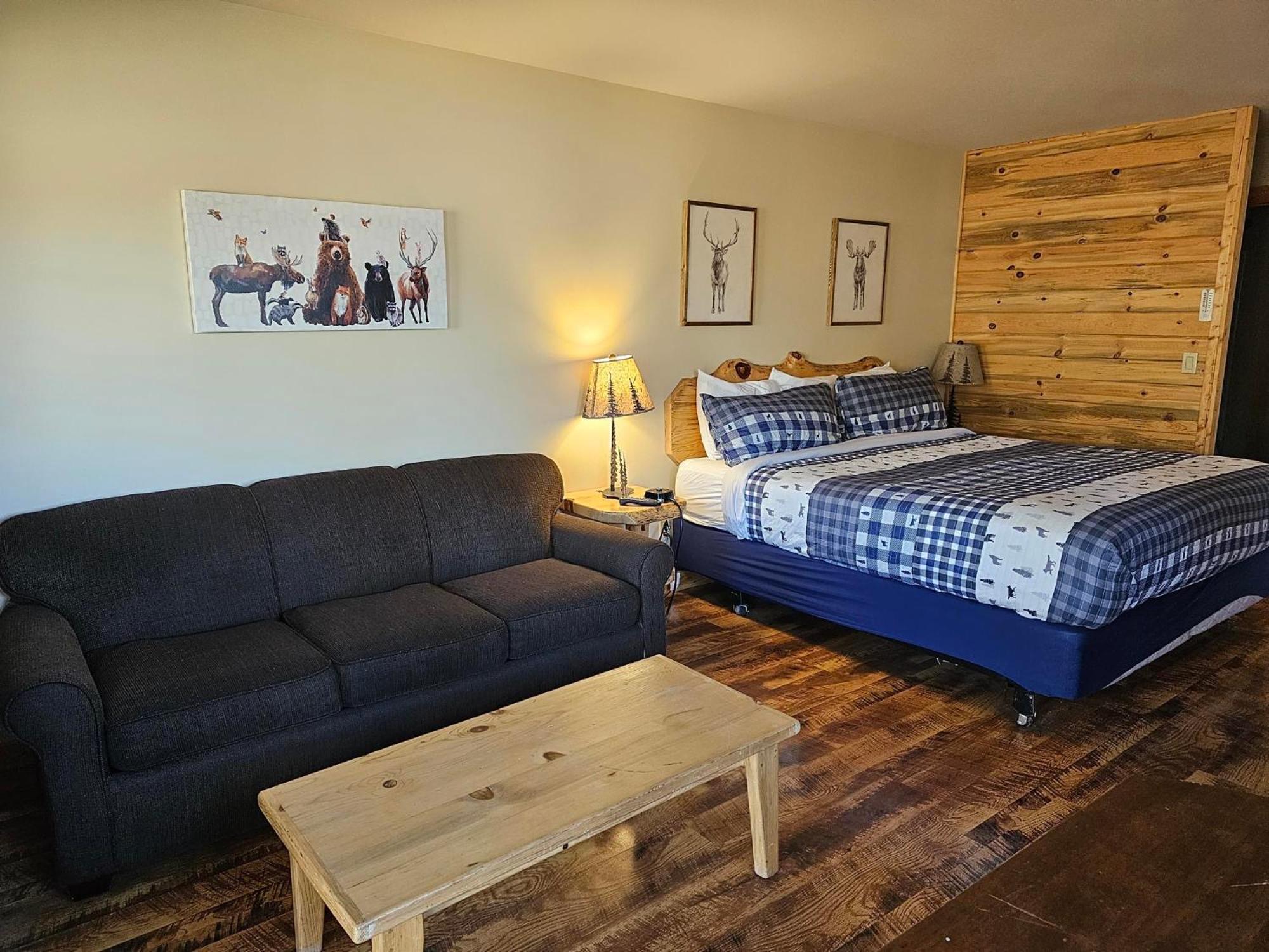 River Front Queen Suite photo 1