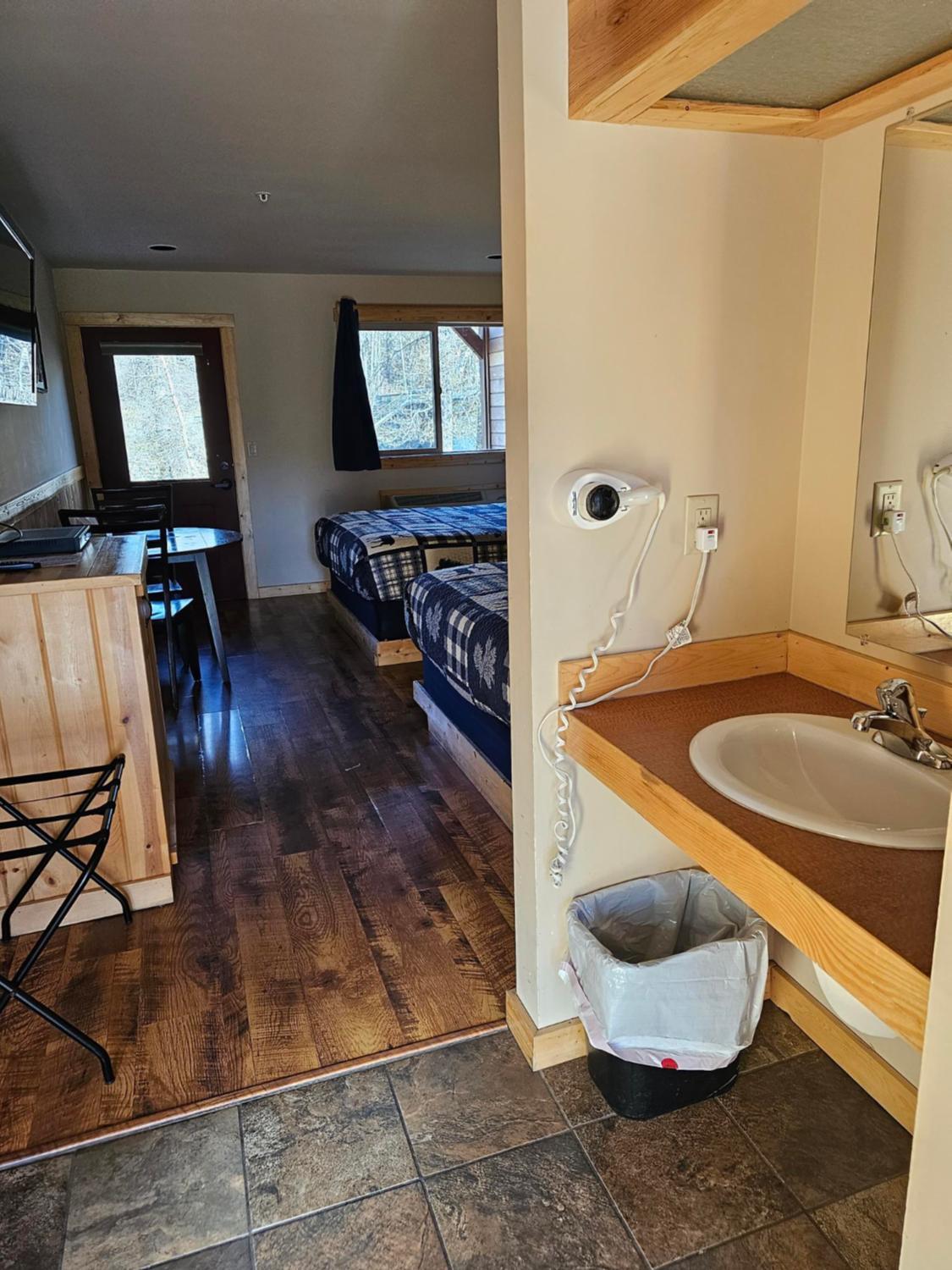 River Front Double Queen Suite Accessible photo 3