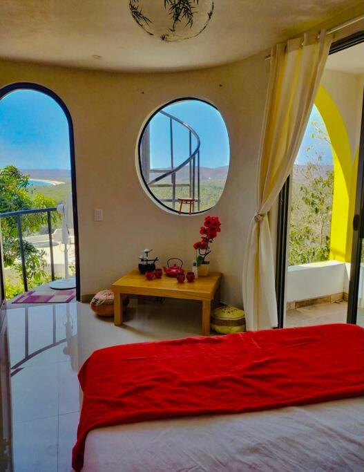 Five-Bedroom House photo 1