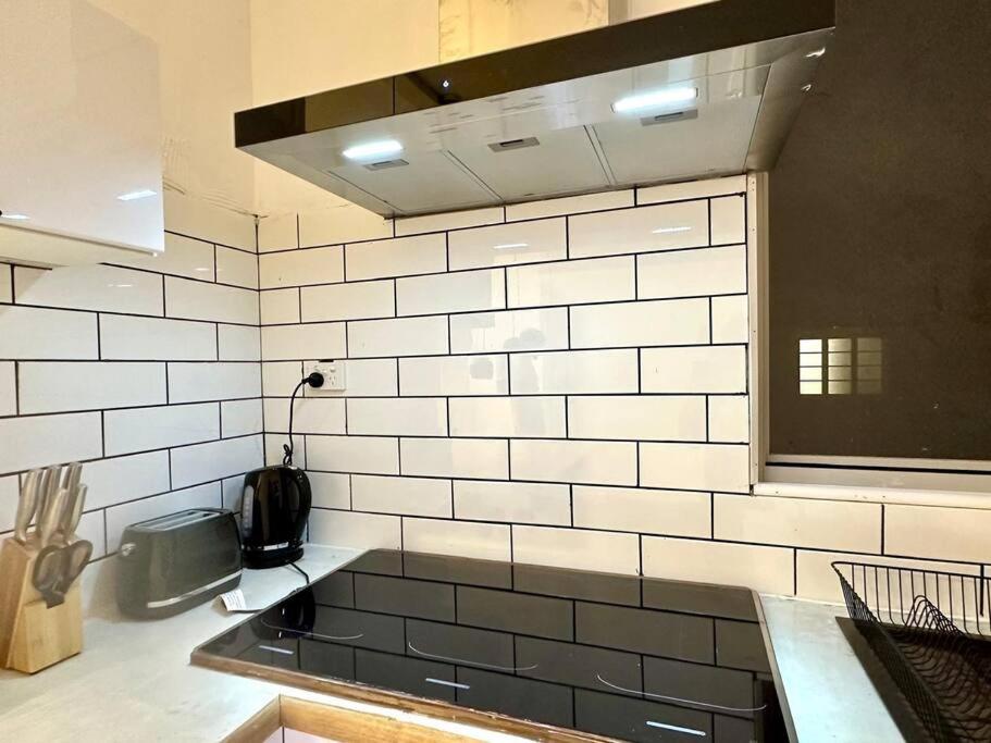 Three-Bedroom House photo 2