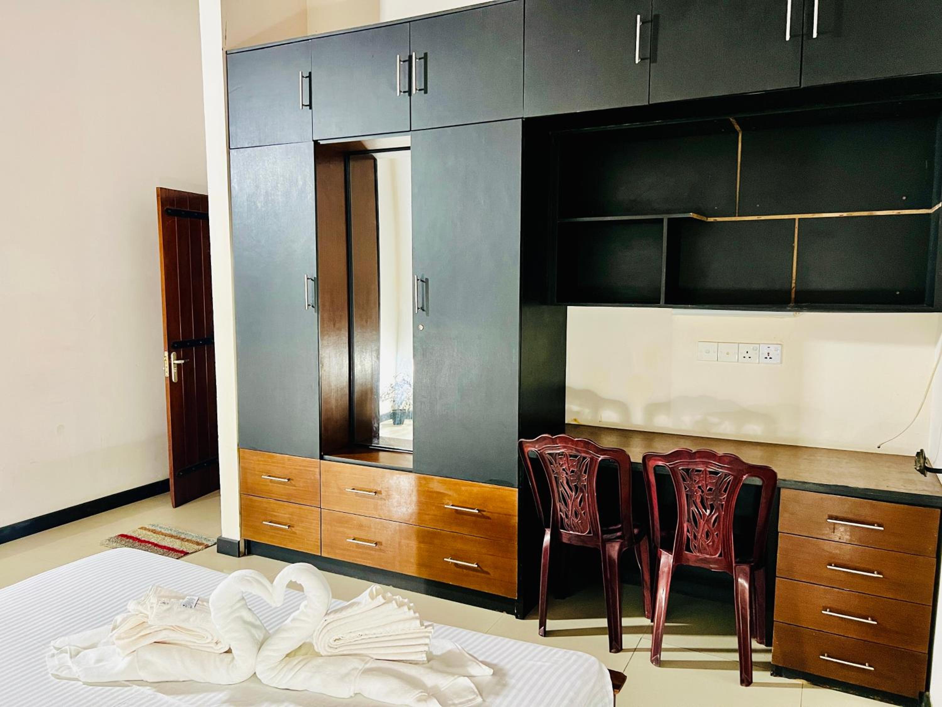 Budget Double Or Twin Room photo 2