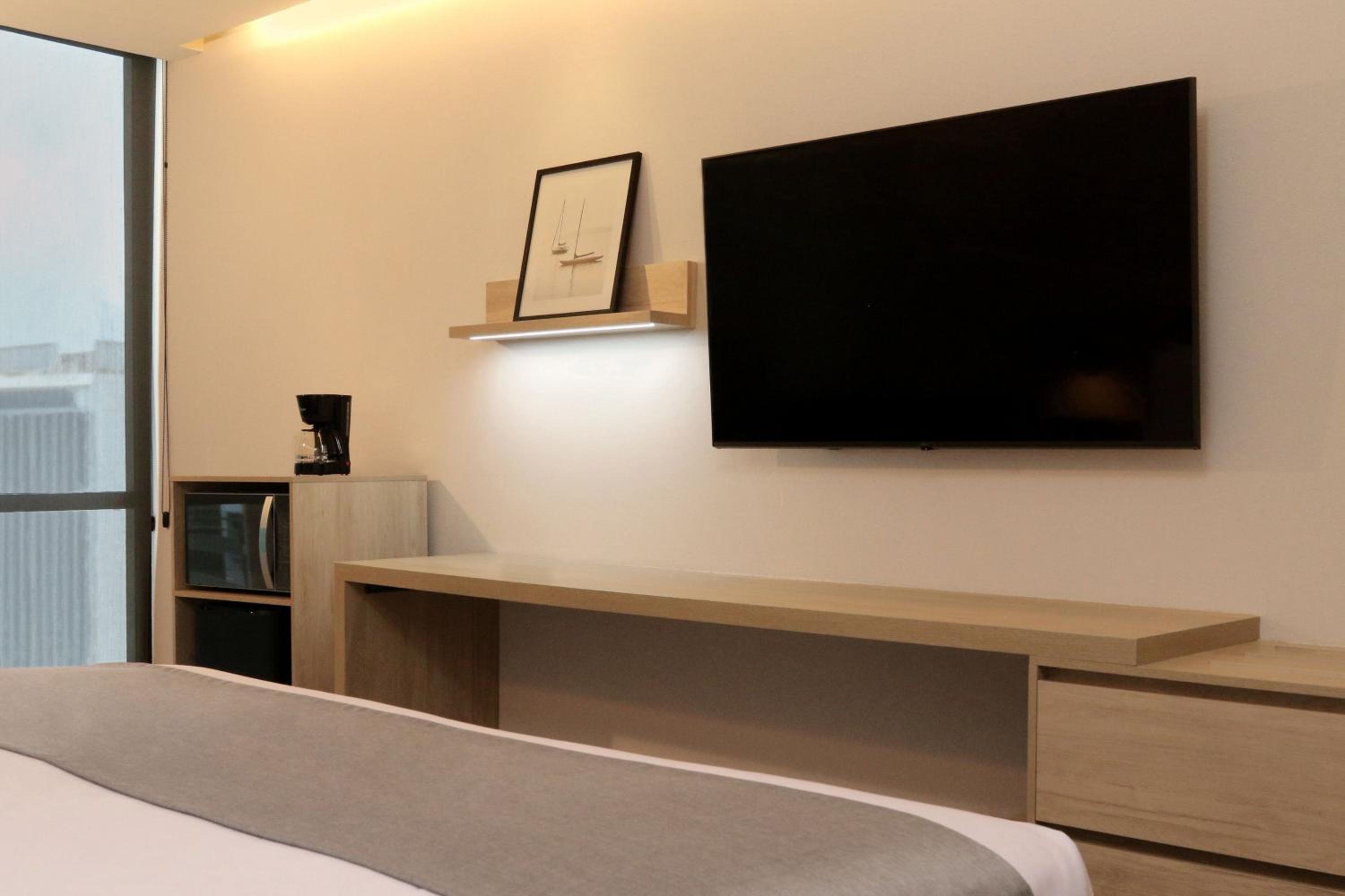King Suite - Photo 5