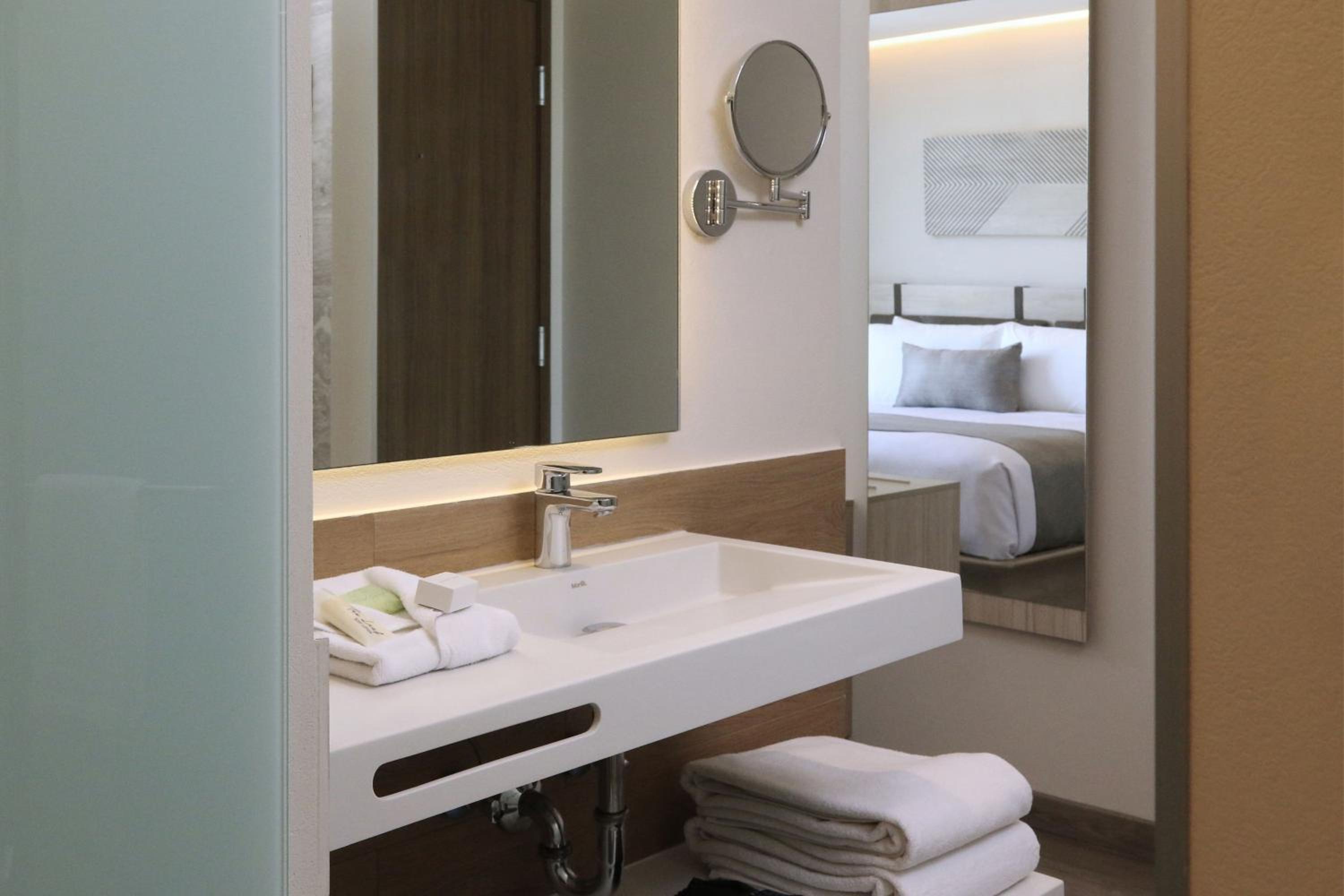 King Suite - Photo 2