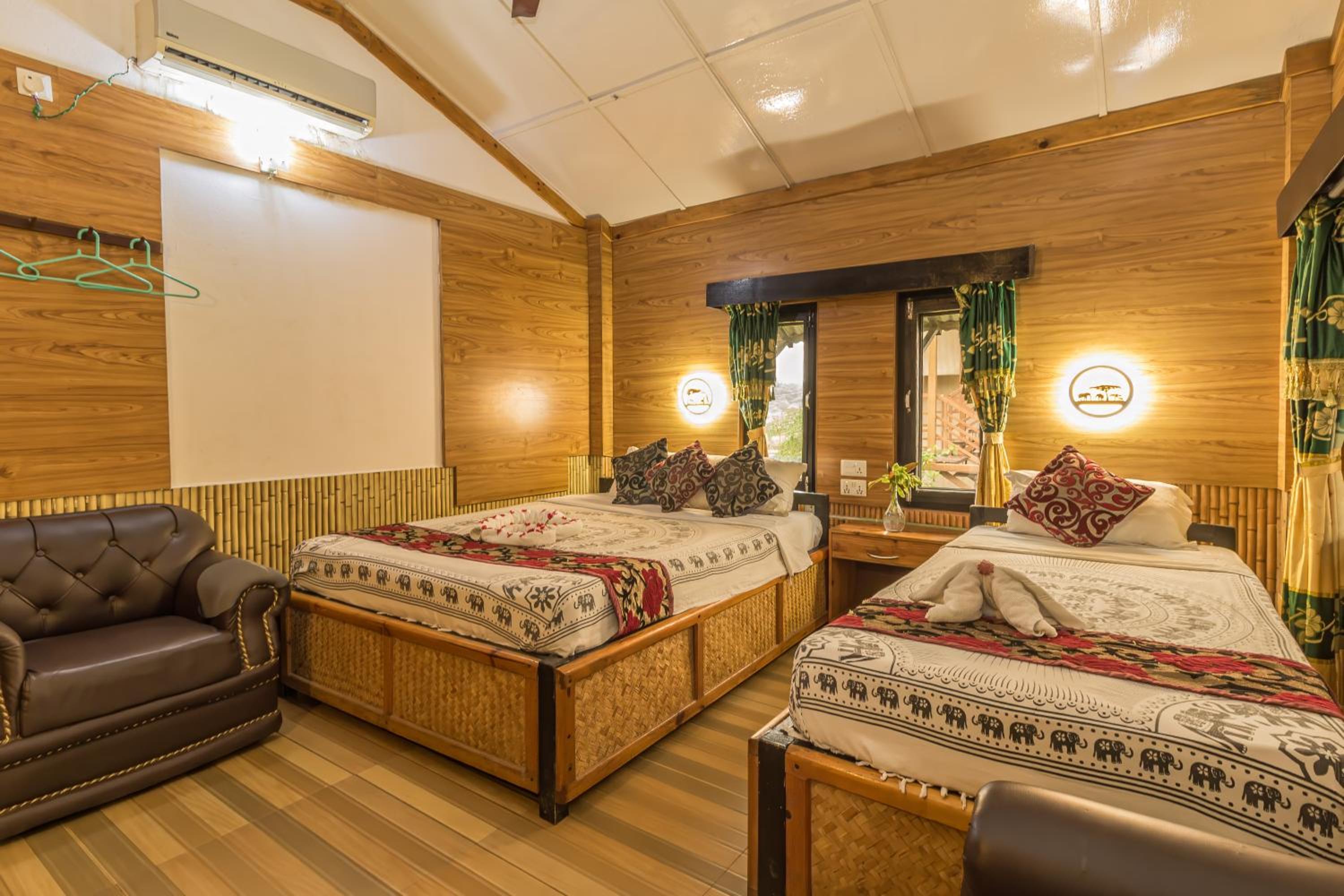 Deluxe Family Room - Photo 12