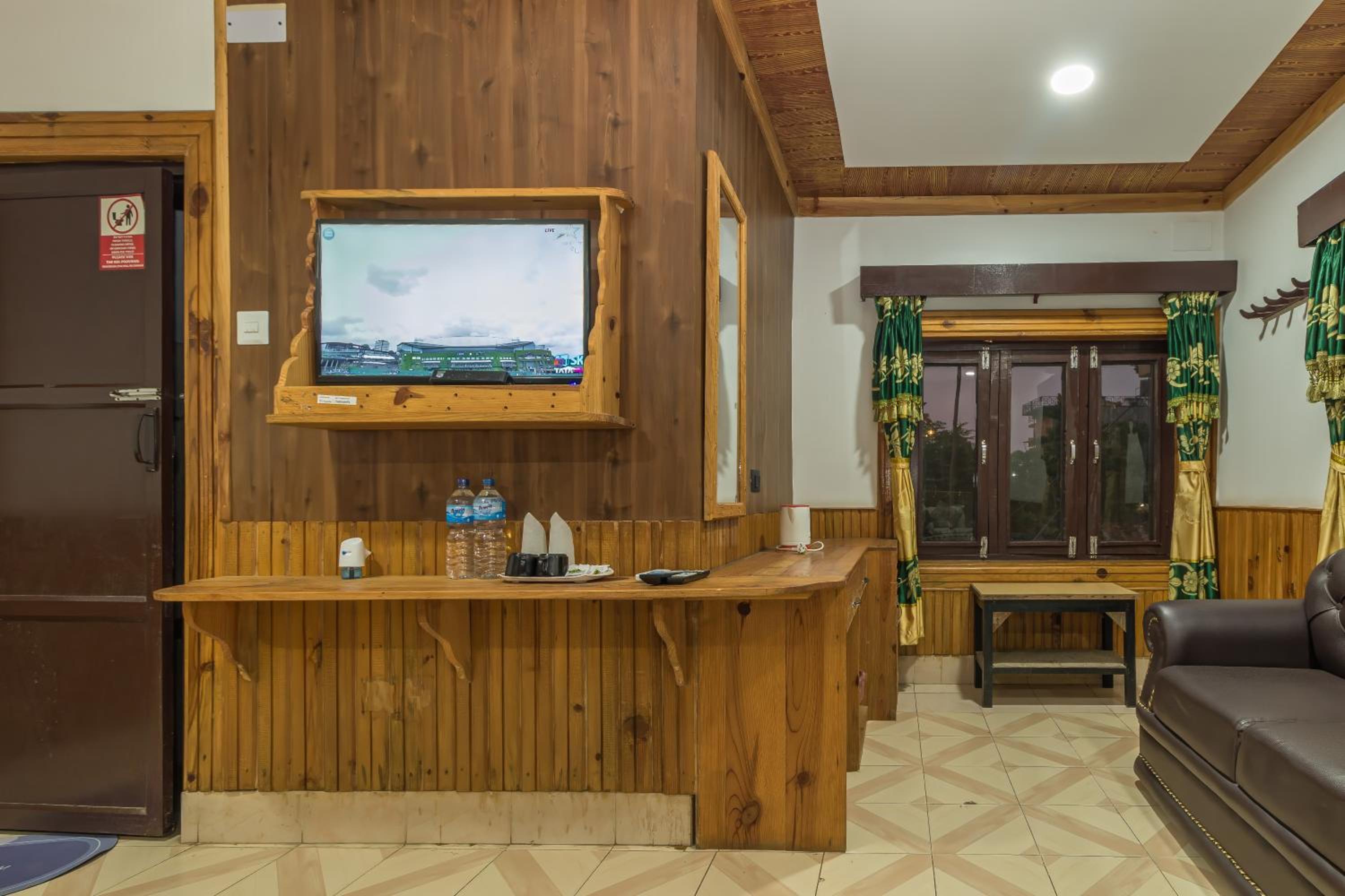 Deluxe Family Room - Photo 18