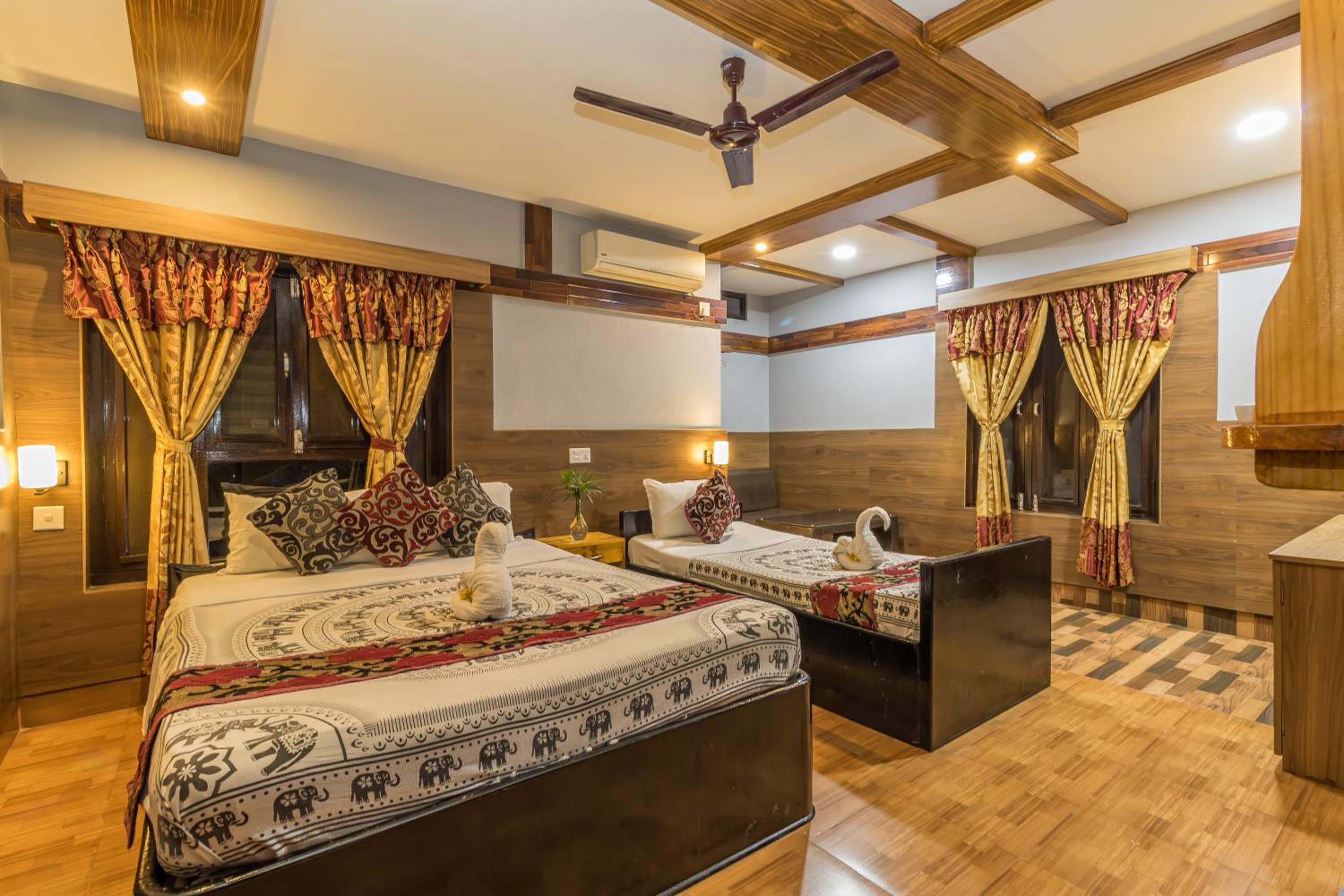 Deluxe Family Room - Photo 20