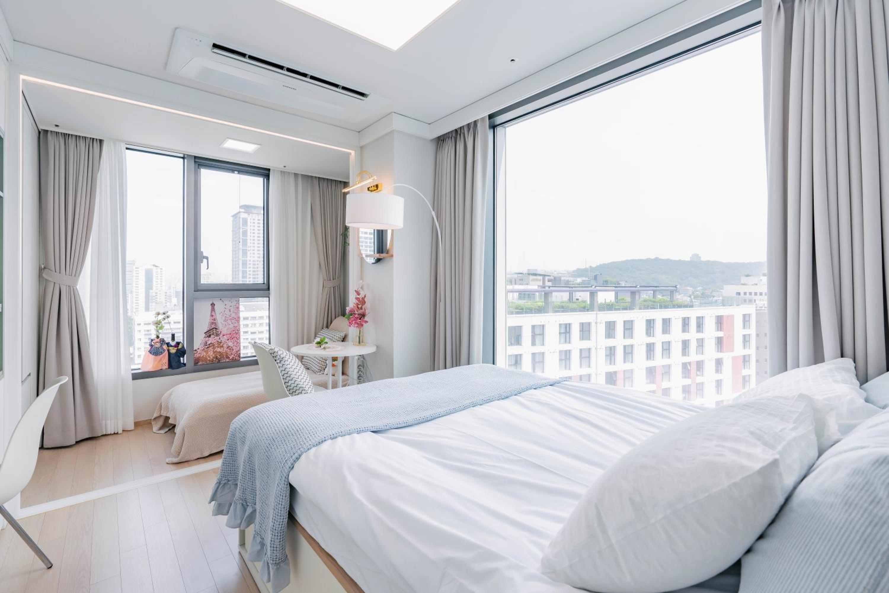 Apartment with City View