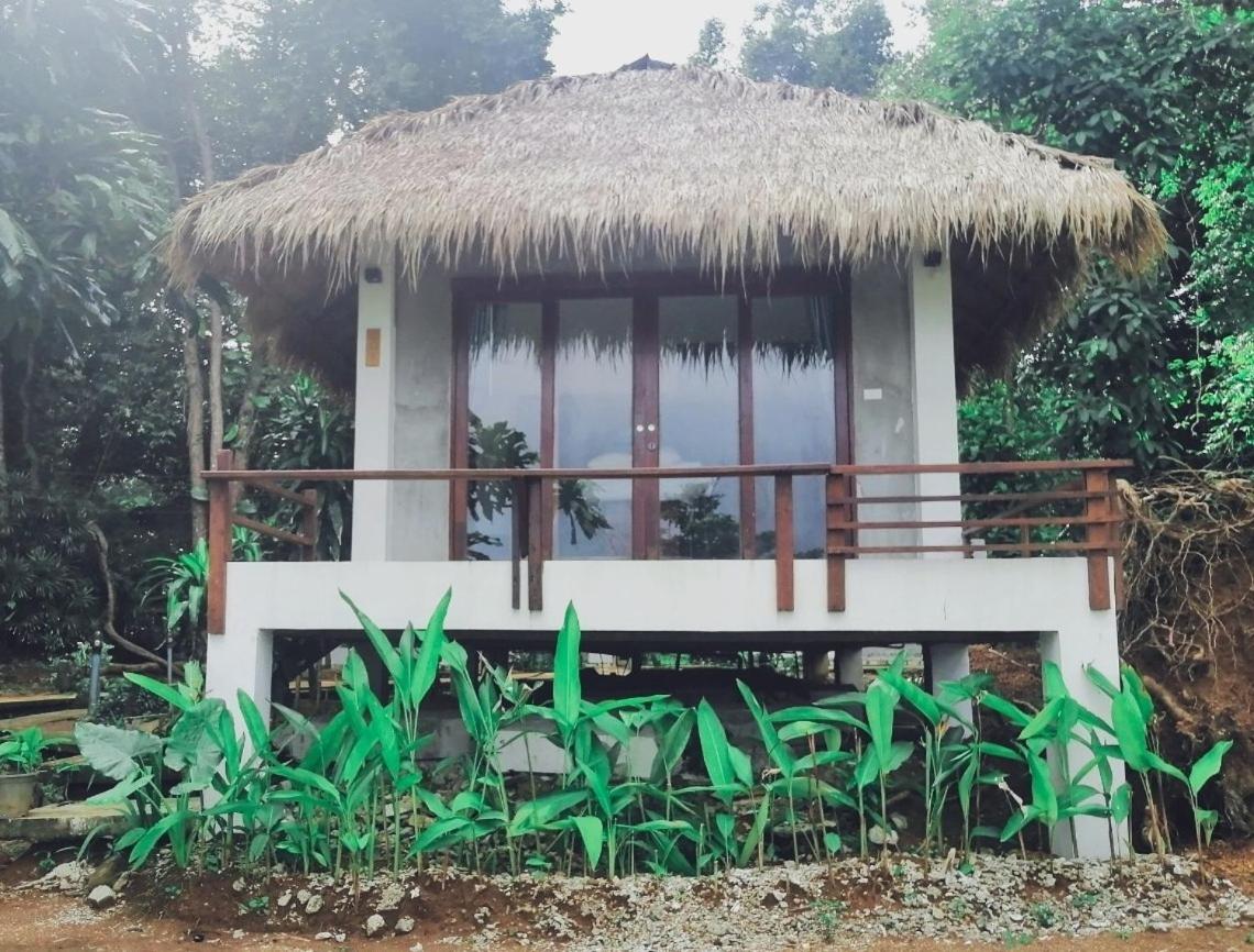 Deluxe Double Room with Sea View - Photo 8