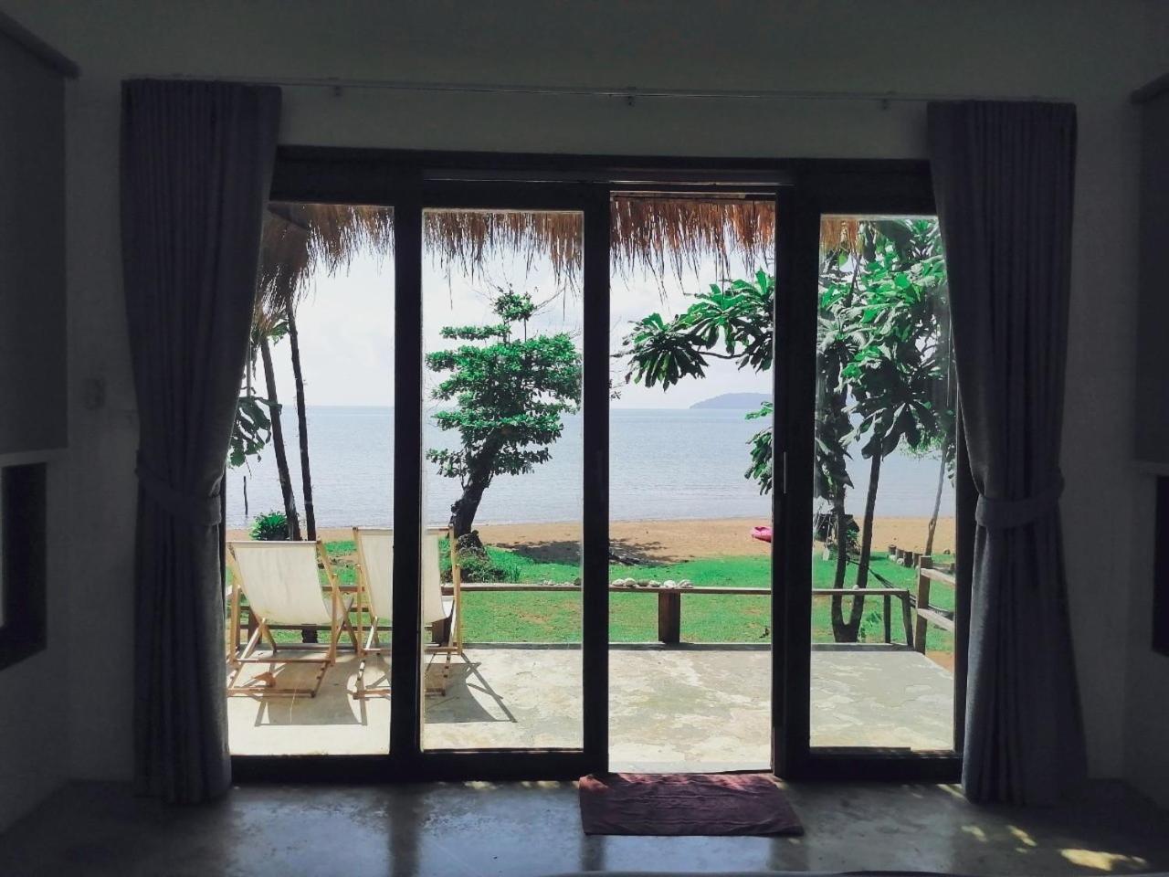 Deluxe Double Room with Sea View - Photo 10