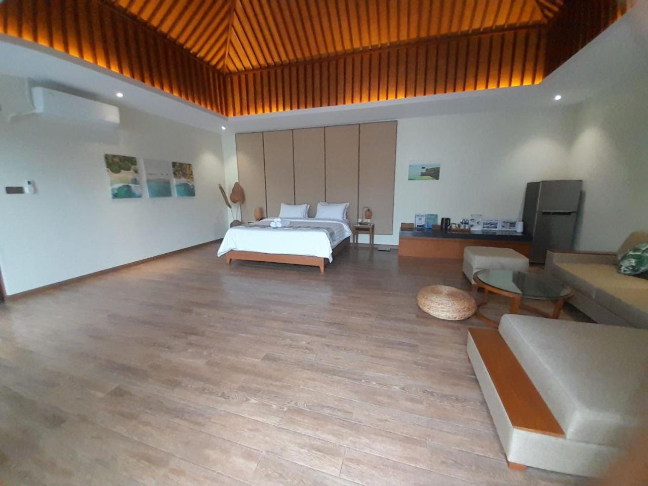 Superior Family Room