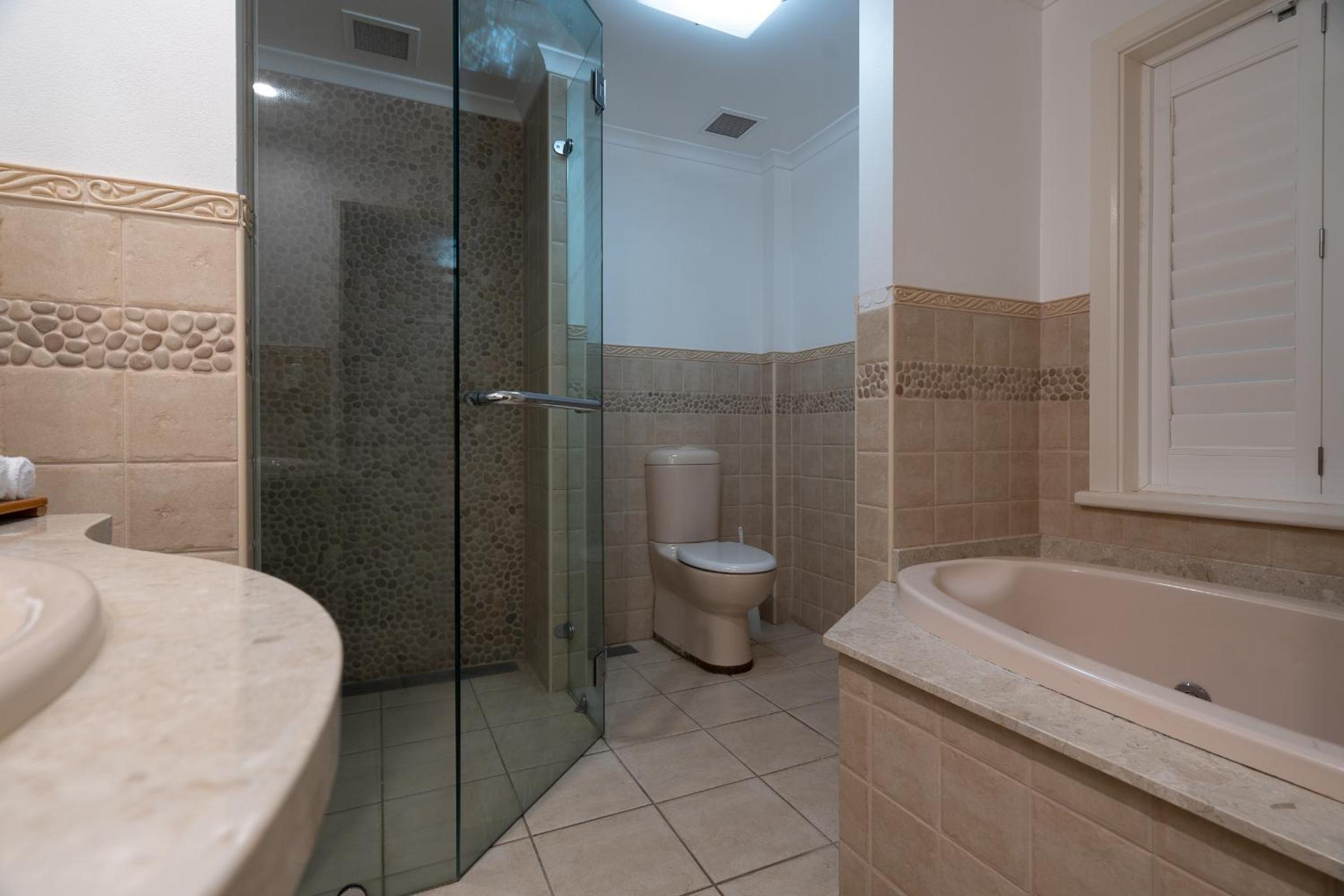 Studio with Spa Bath - Photo 3