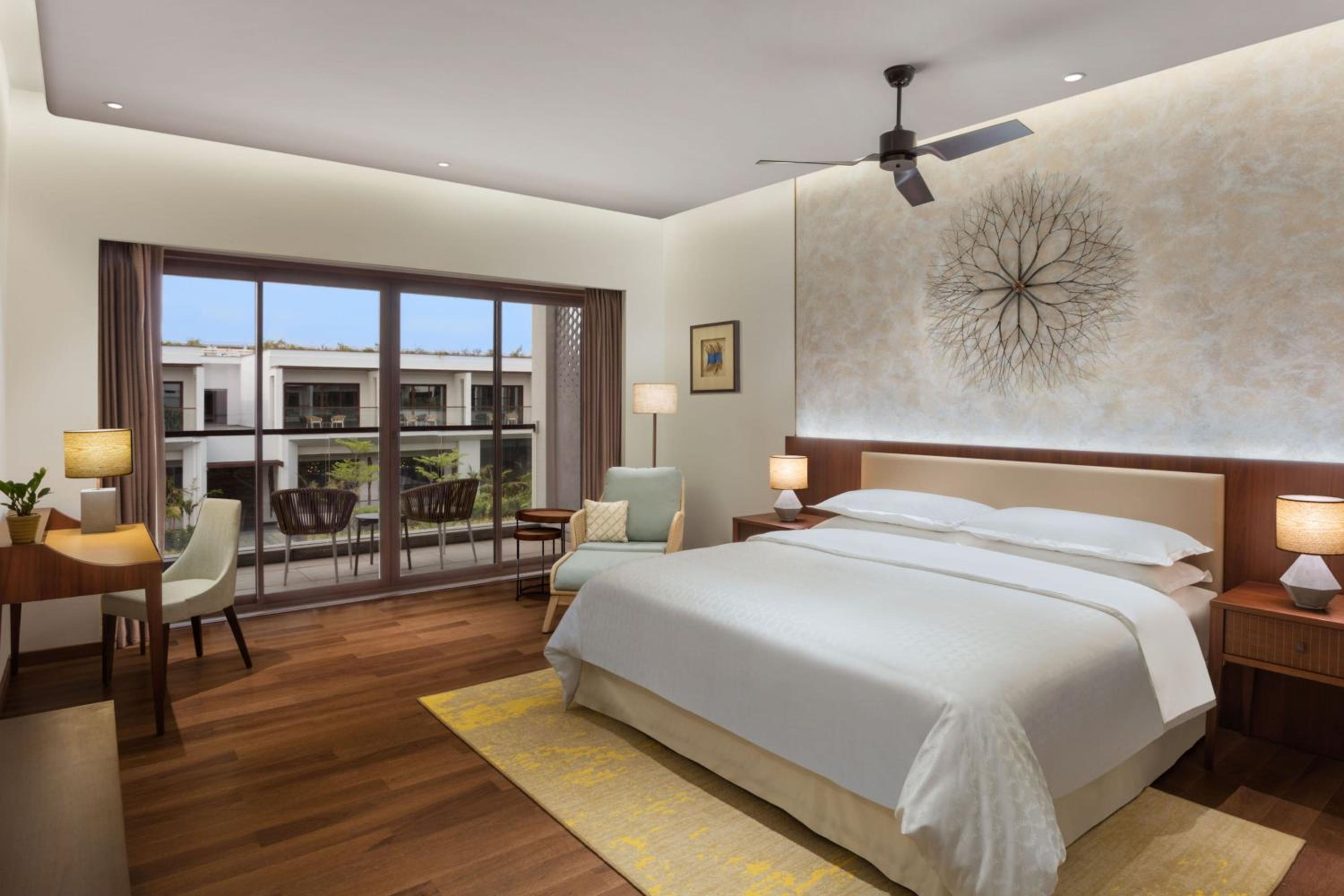 Deluxe King Room – Complimentary HiTea by the Beach, 10% discount on Spa and transportation services