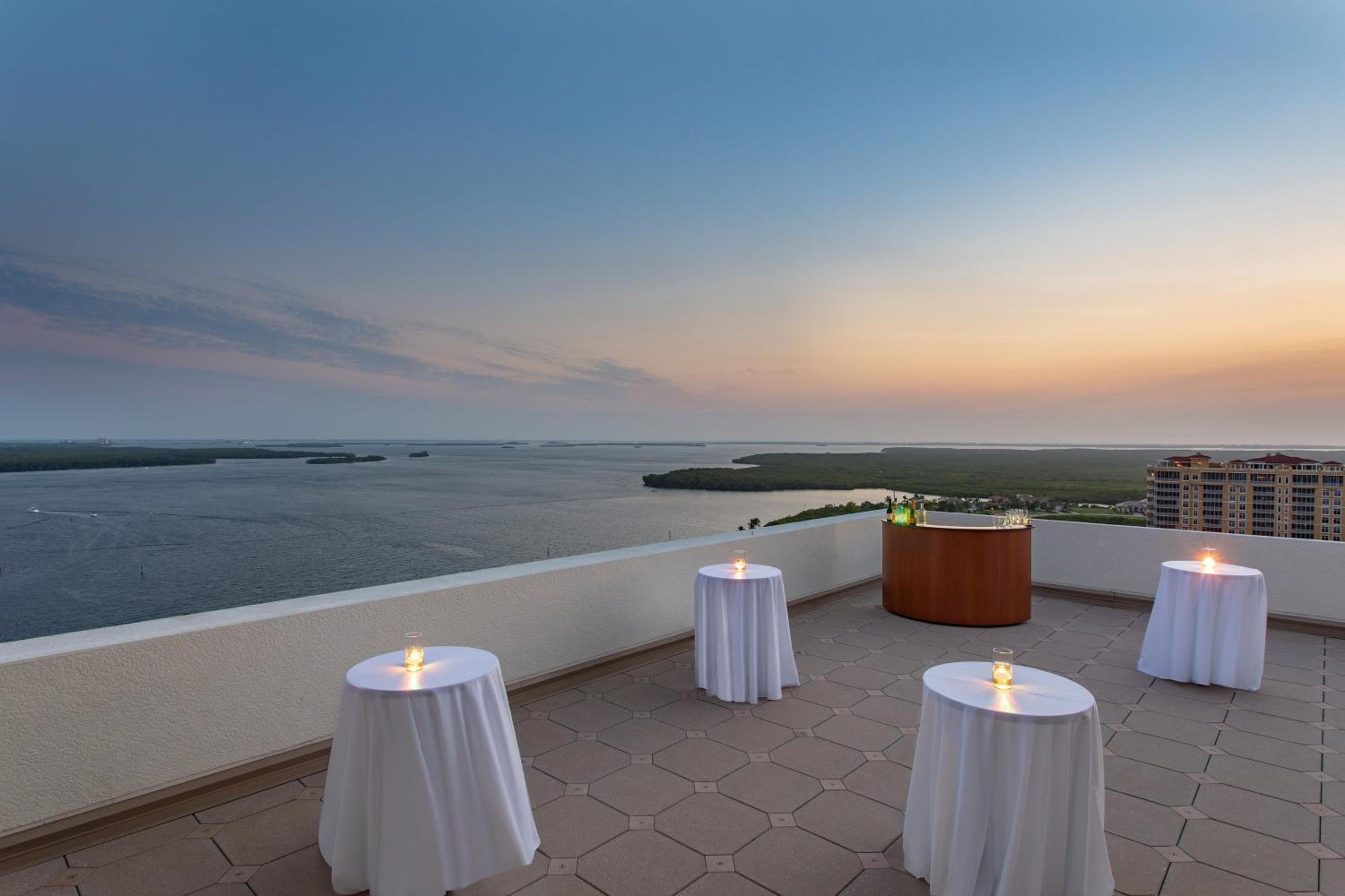 Oasis Suite, 2 Bedroom Larger Suite, Marina view, Balcony - Photo 11