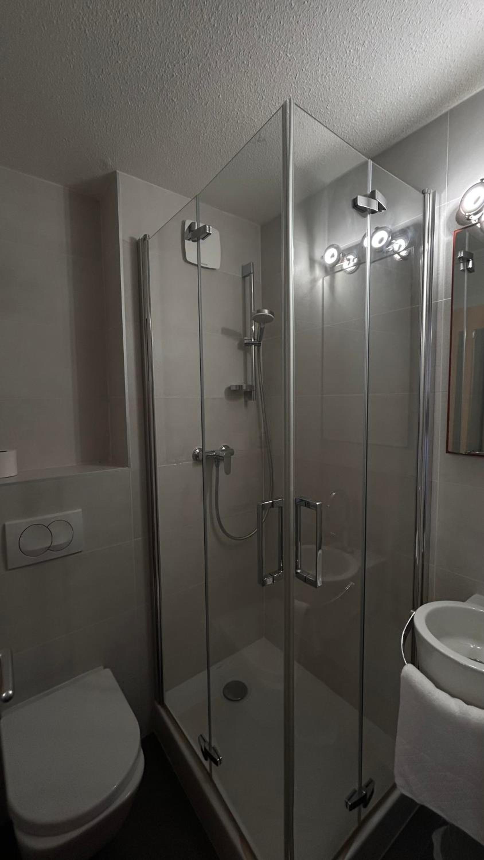 Double Room - Photo 3
