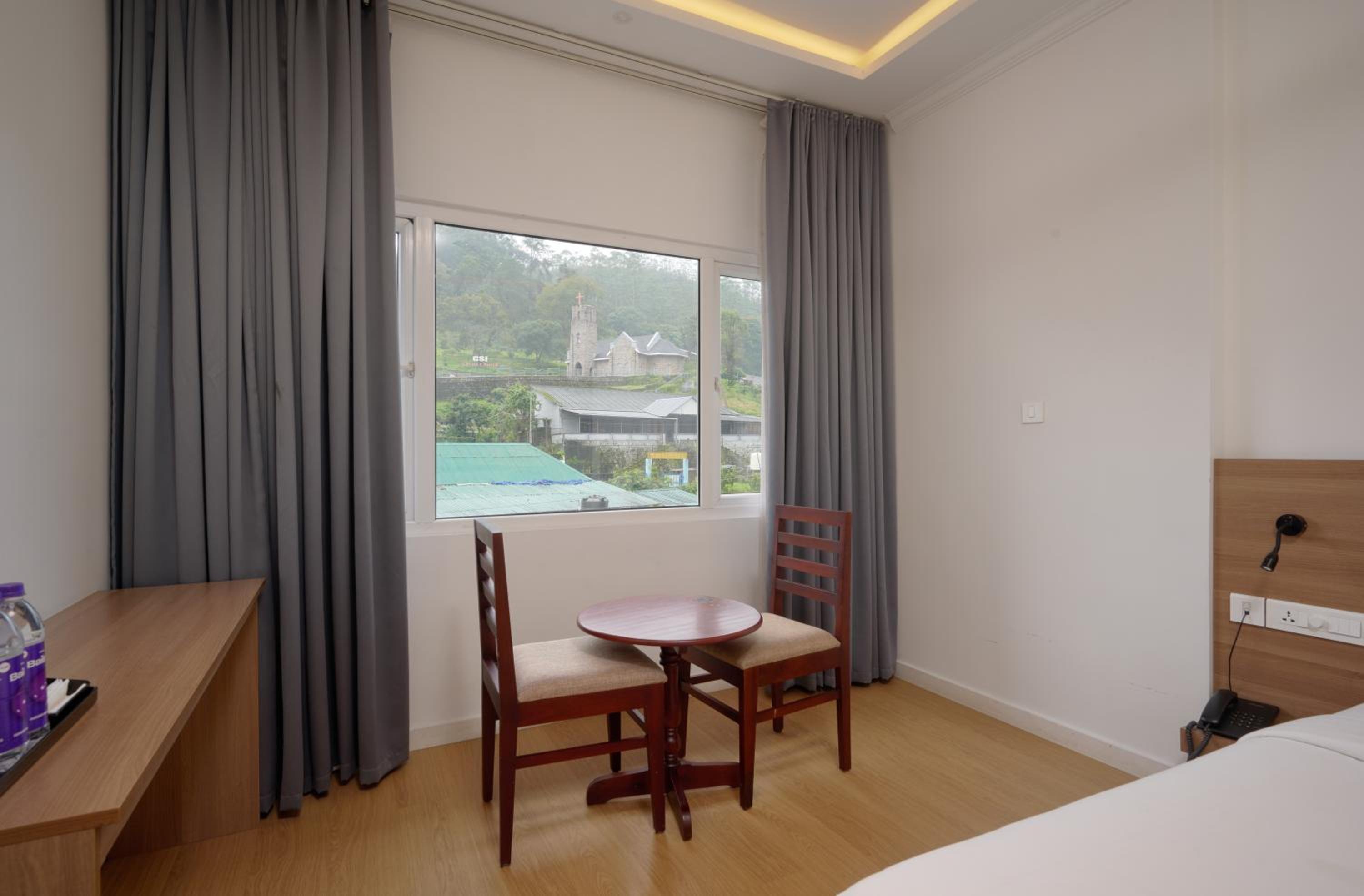 Deluxe Double Room - Photo 14