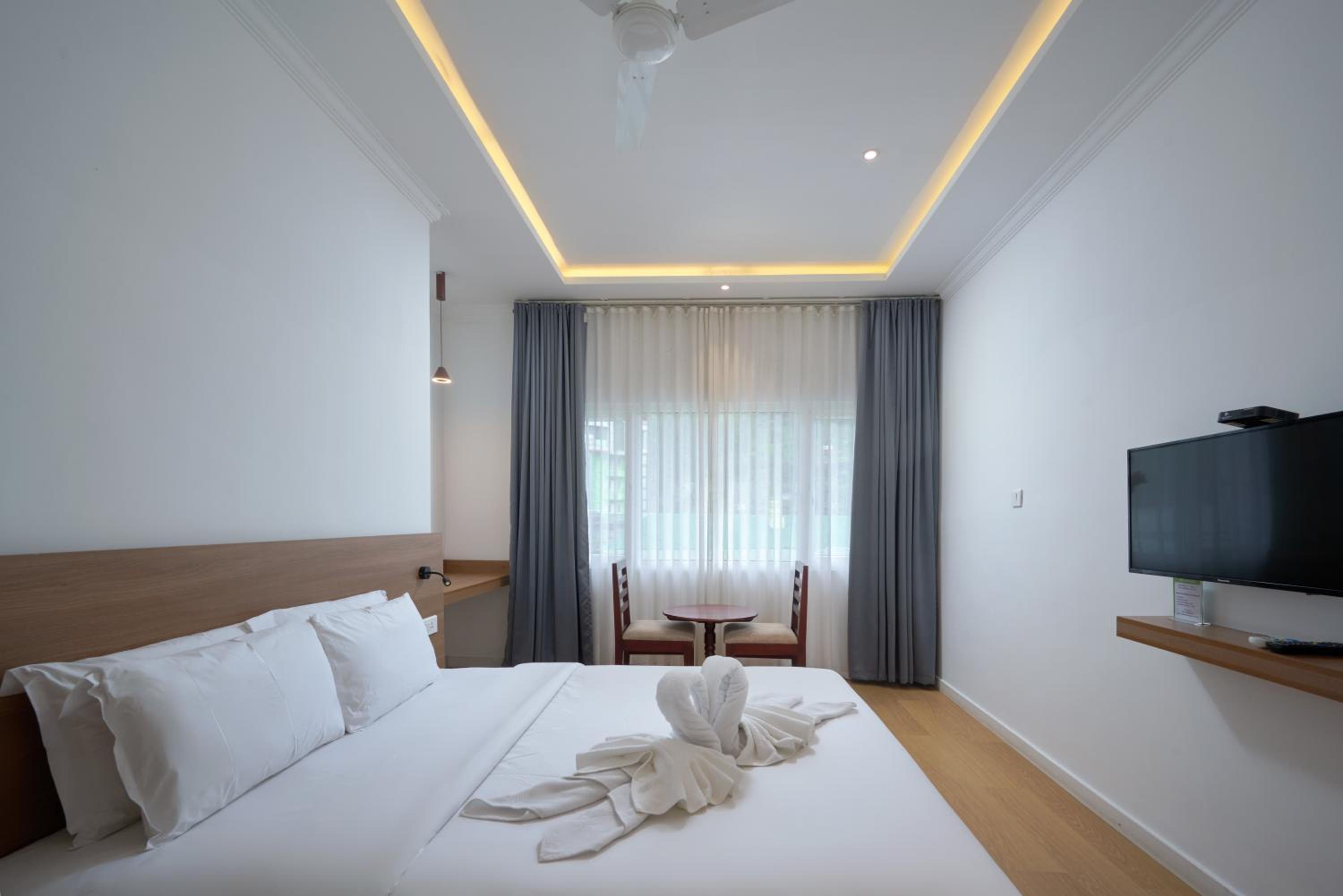 Deluxe Double Room - Photo 17