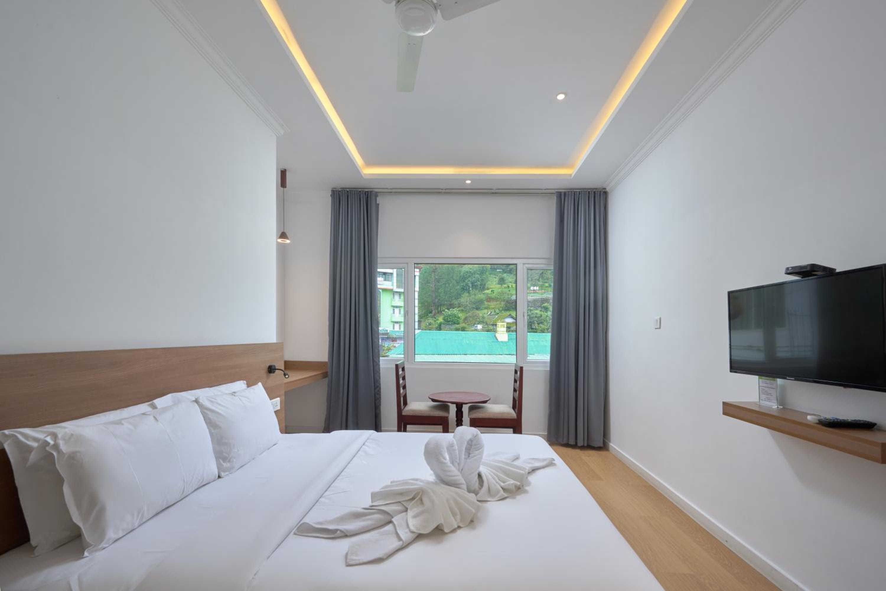 Deluxe Double Room - Photo 16