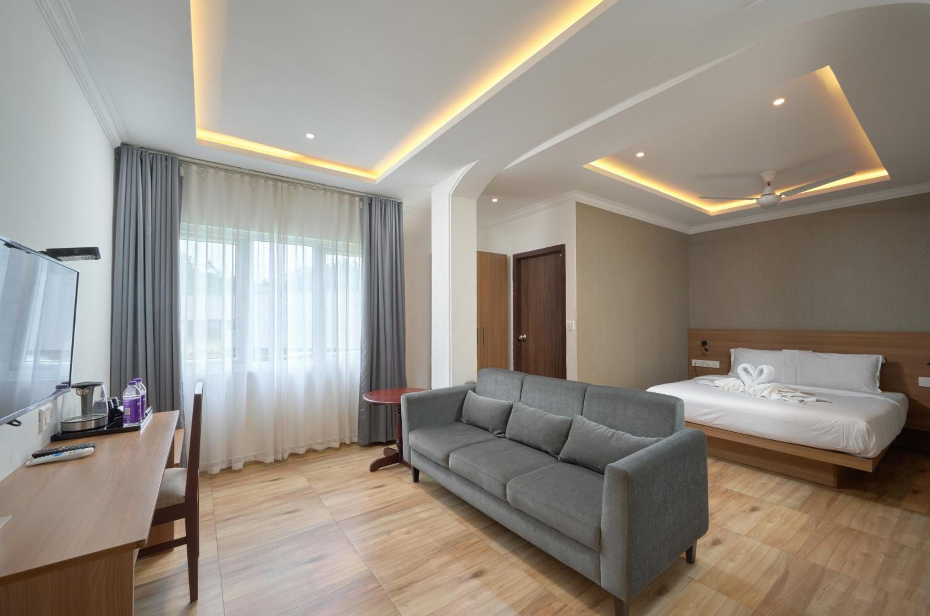 Deluxe Double Room - Photo 12