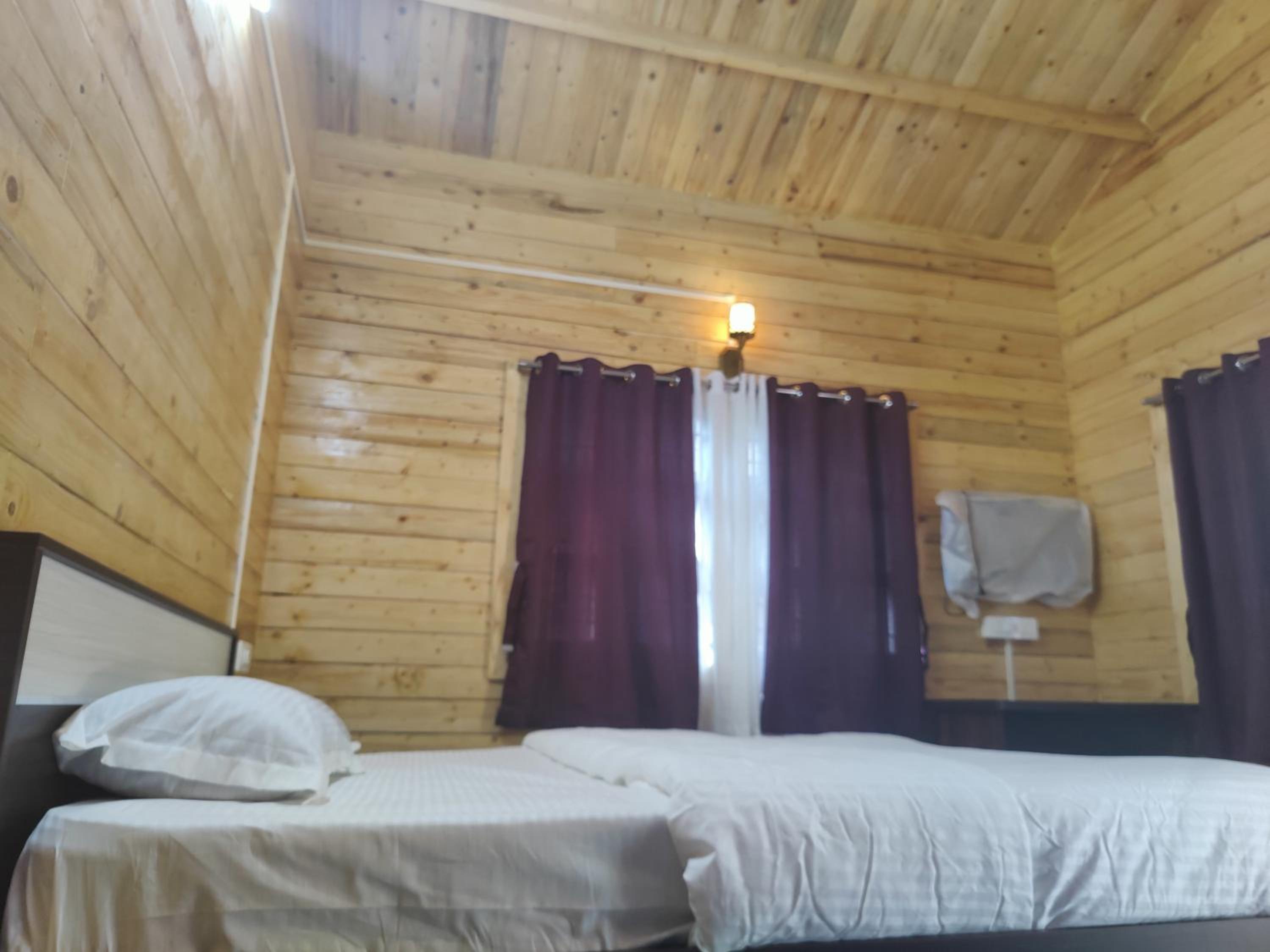 Deluxe King Room photo 1