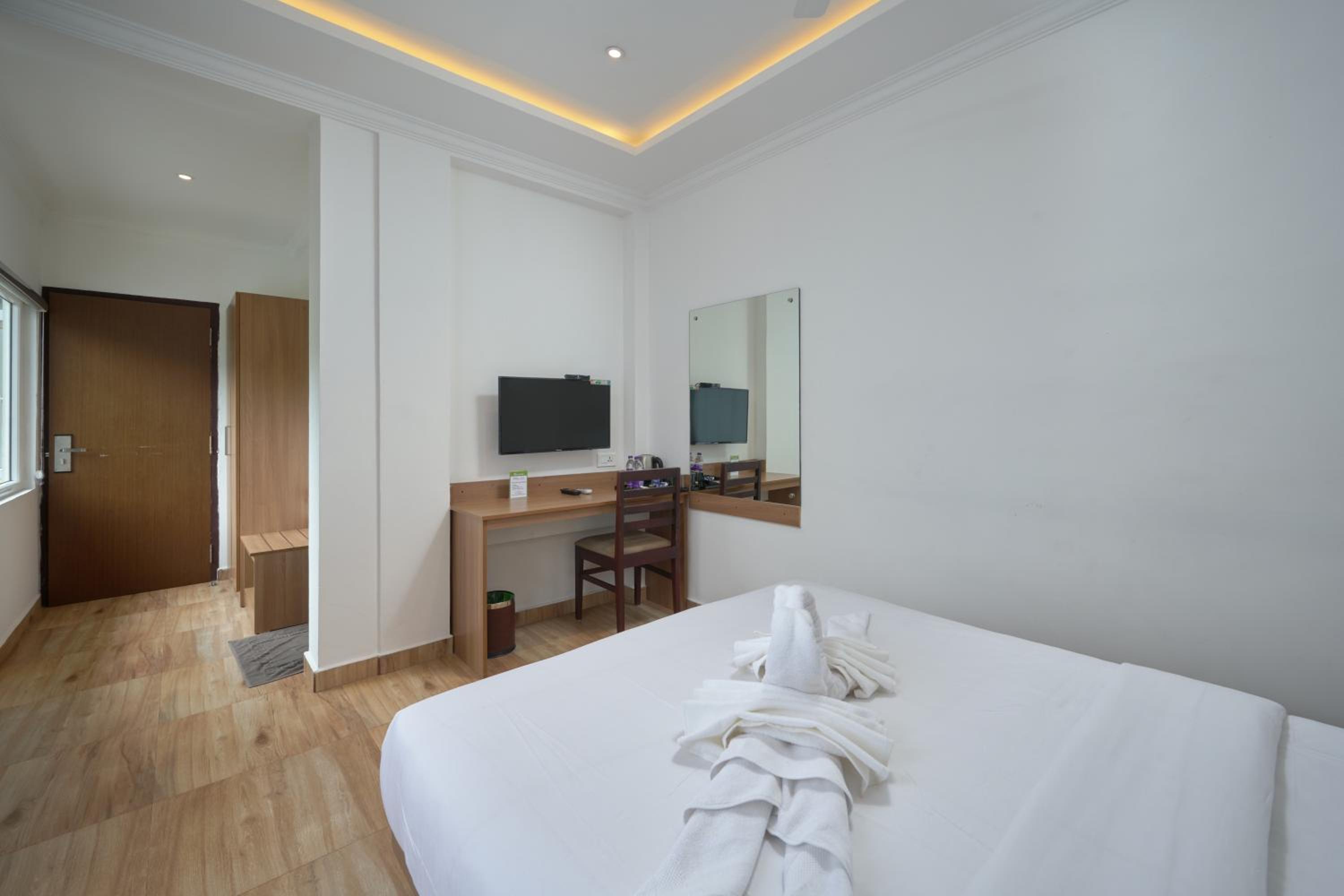 Standard Double Room - Photo 8