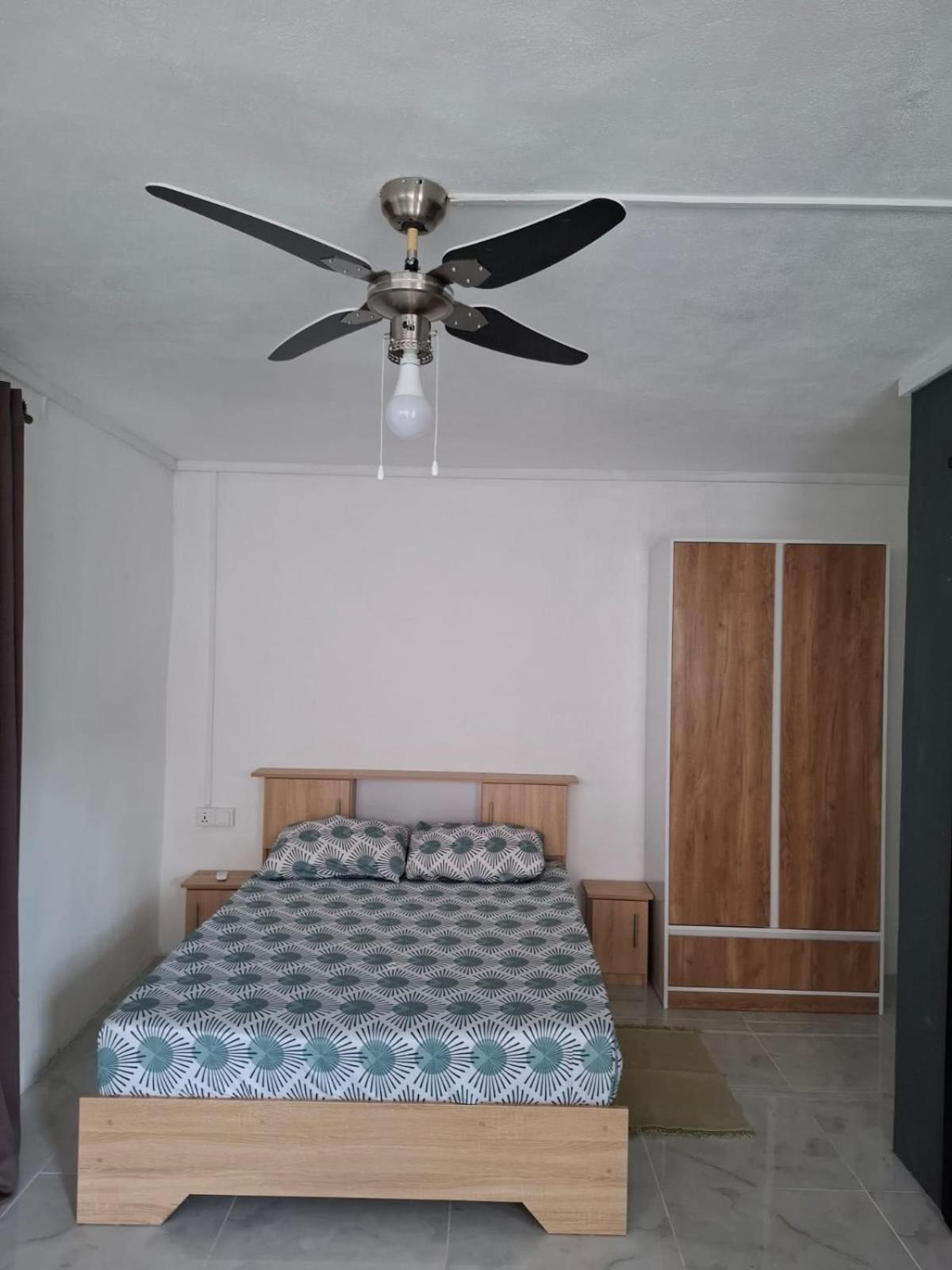 Single Room With Bathroom photo 1